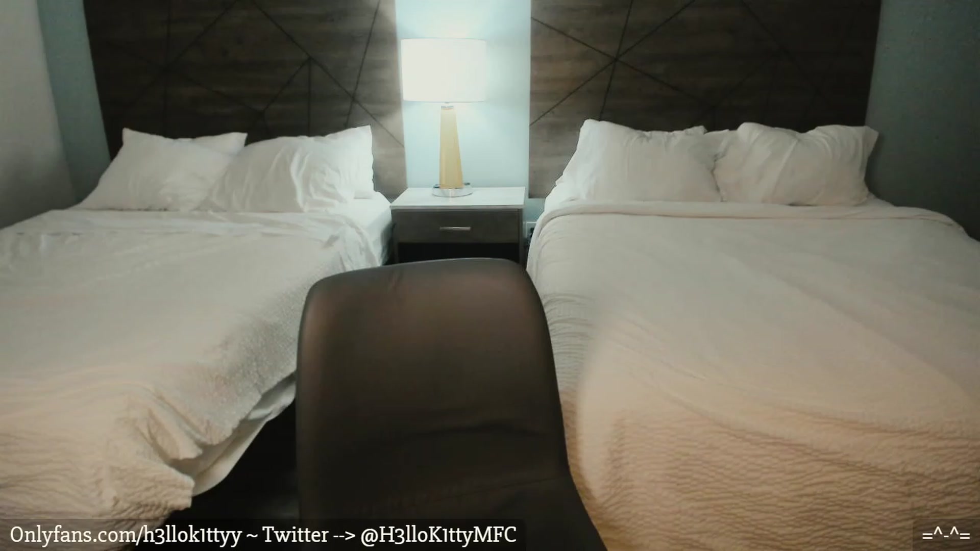 Gallery image thumbnail from H3llok1tty's myfreecams stream on, 01/30/2023, 13:26 image 14 of 20