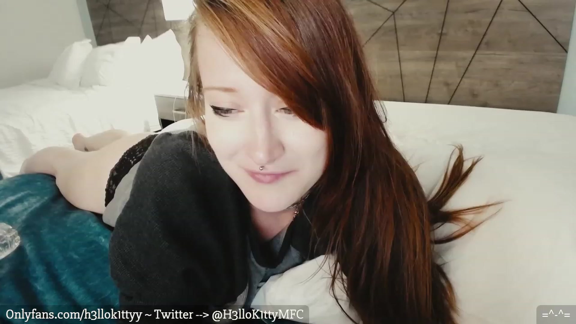 Gallery image thumbnail from H3llok1tty's myfreecams stream on, 02/08/2023, 03:37 image 6 of 20