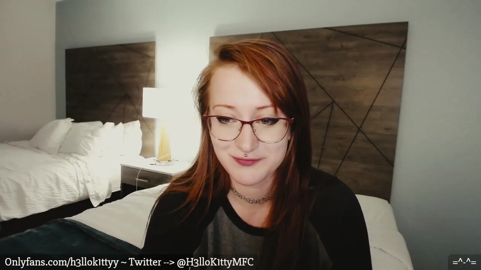 Gallery image thumbnail from H3llok1tty's myfreecams stream on, 02/08/2023, 04:53 image 4 of 20