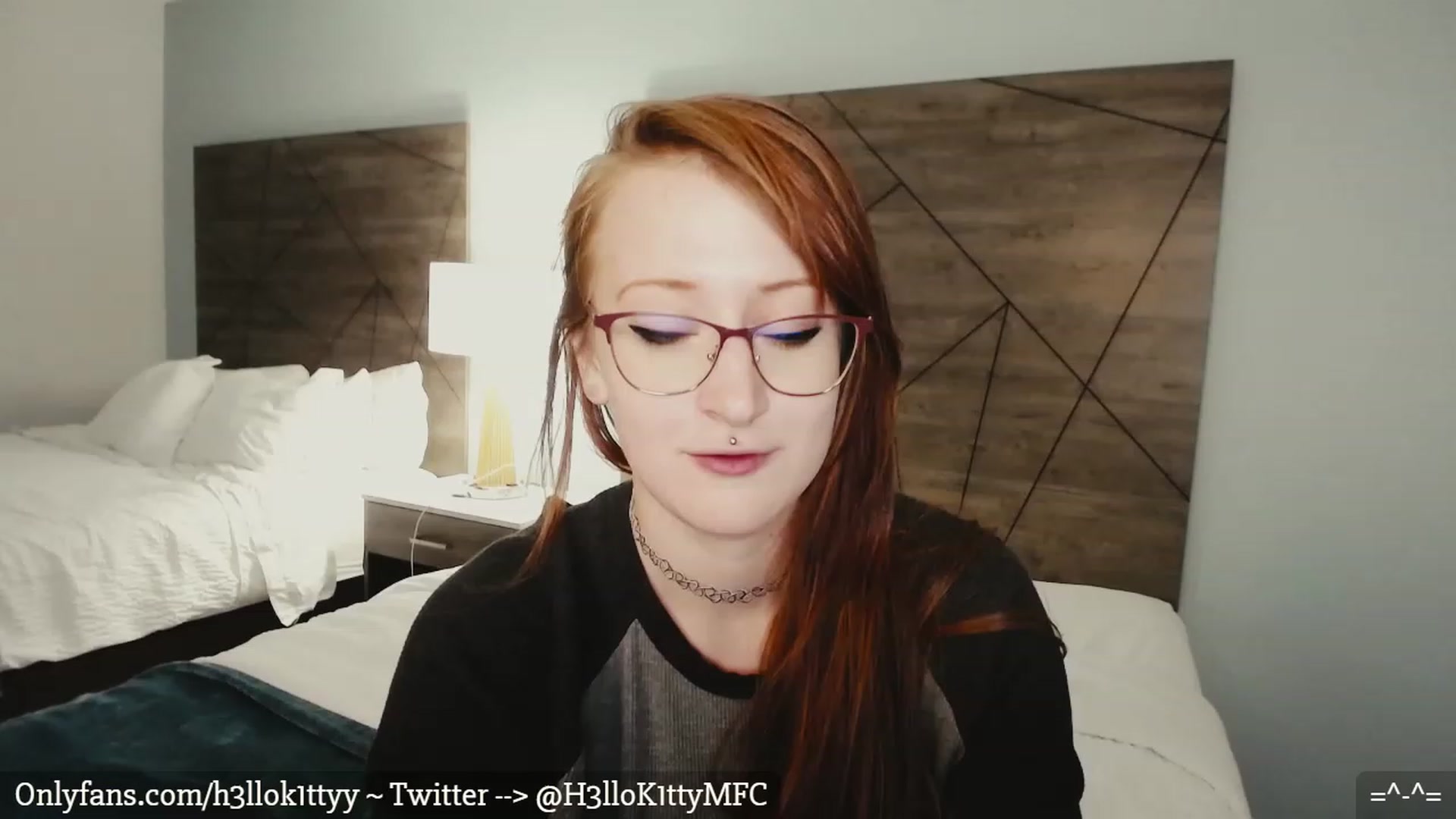 Gallery image thumbnail from H3llok1tty's myfreecams stream on, 02/08/2023, 04:53 image 8 of 20