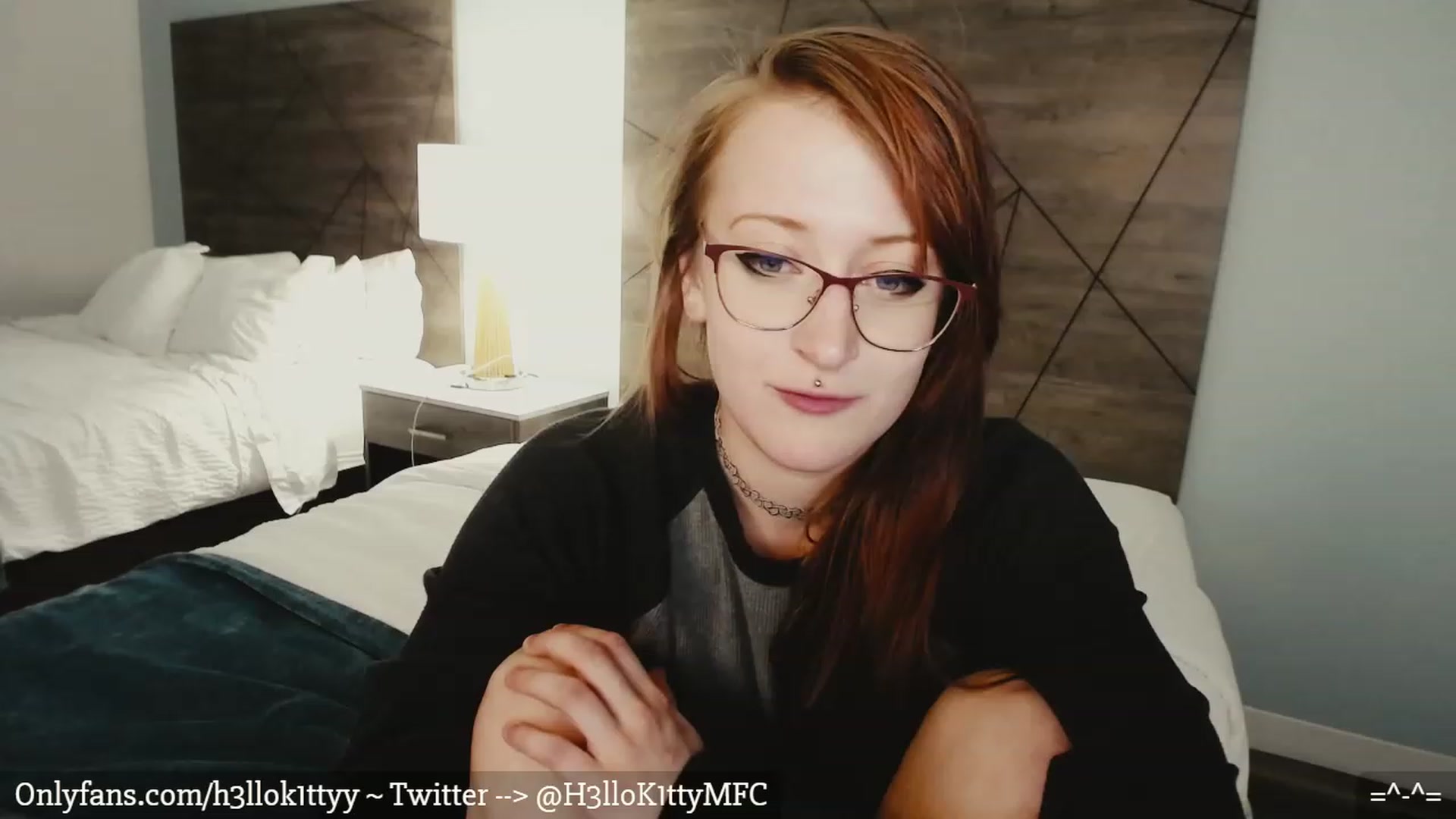 Gallery image thumbnail from H3llok1tty's myfreecams stream on, 02/08/2023, 04:53 image 12 of 20
