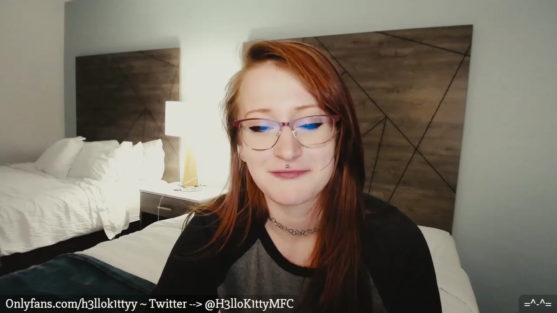 Gallery image thumbnail from H3llok1tty's myfreecams stream on, 02/08/2023, 04:53 image 3 of 20