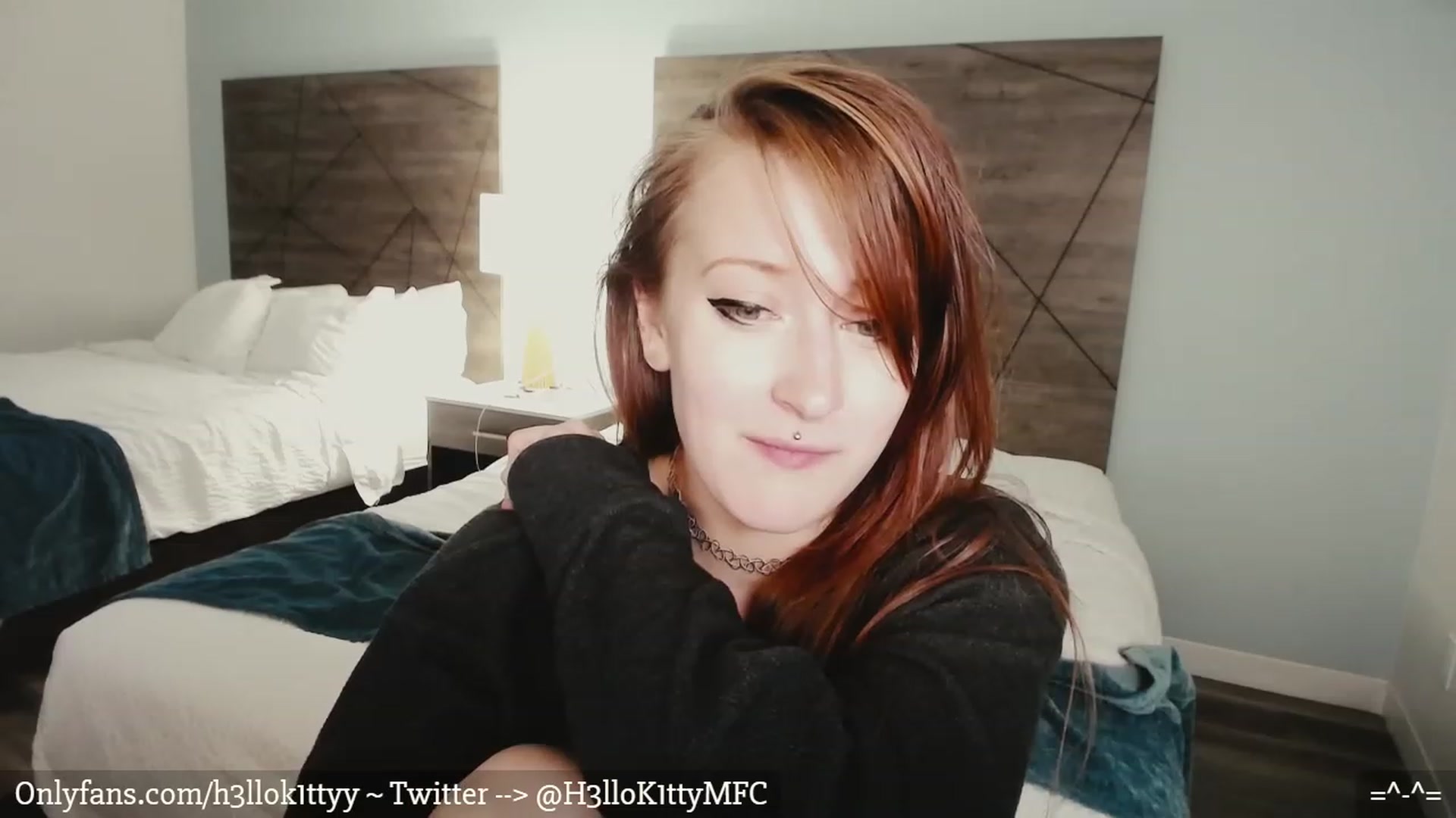 Gallery image thumbnail from H3llok1tty's myfreecams stream on, 02/08/2023, 07:12 image 9 of 20