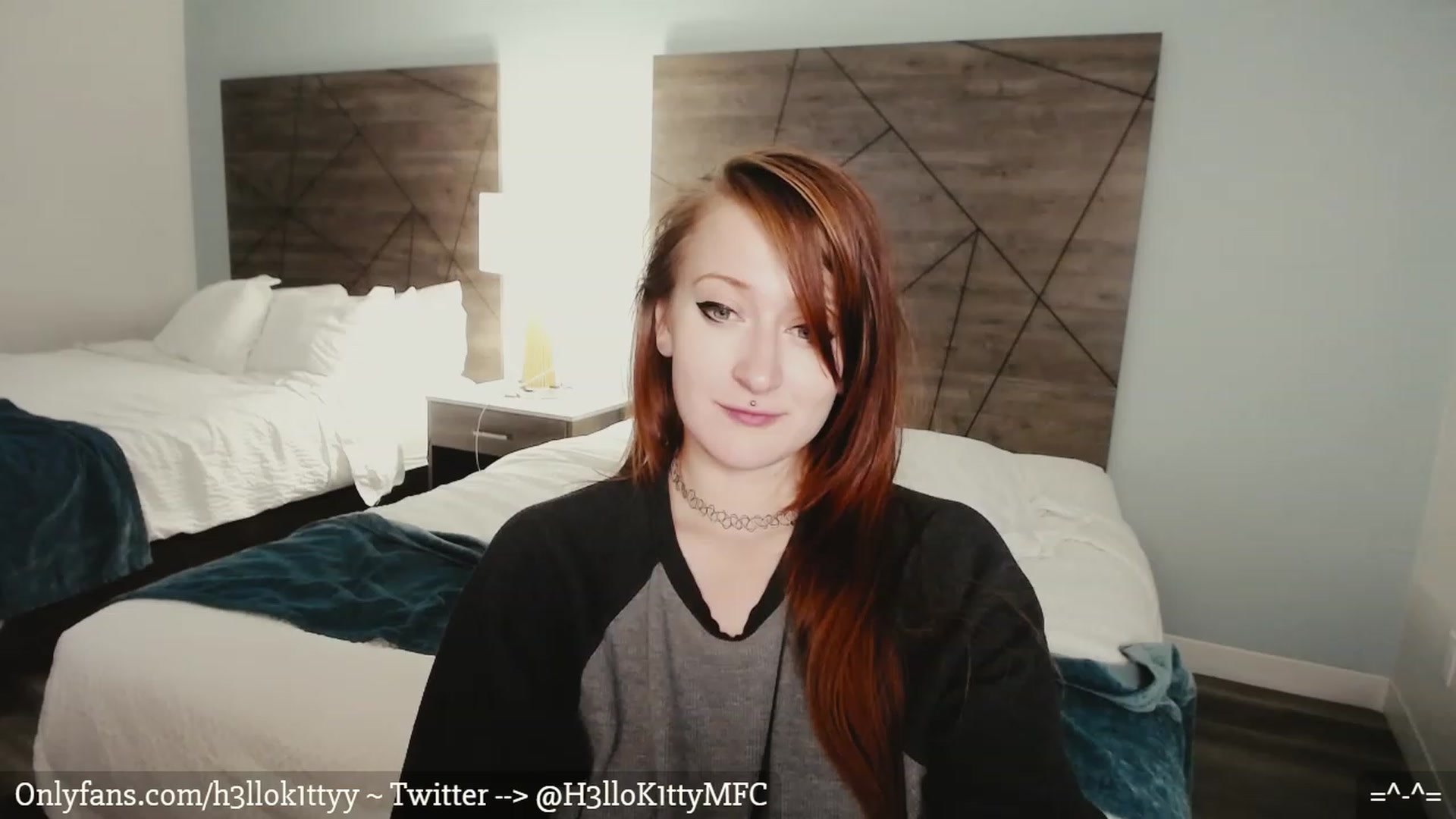 Gallery image thumbnail from H3llok1tty's myfreecams stream on, 02/08/2023, 07:12 image 10 of 20