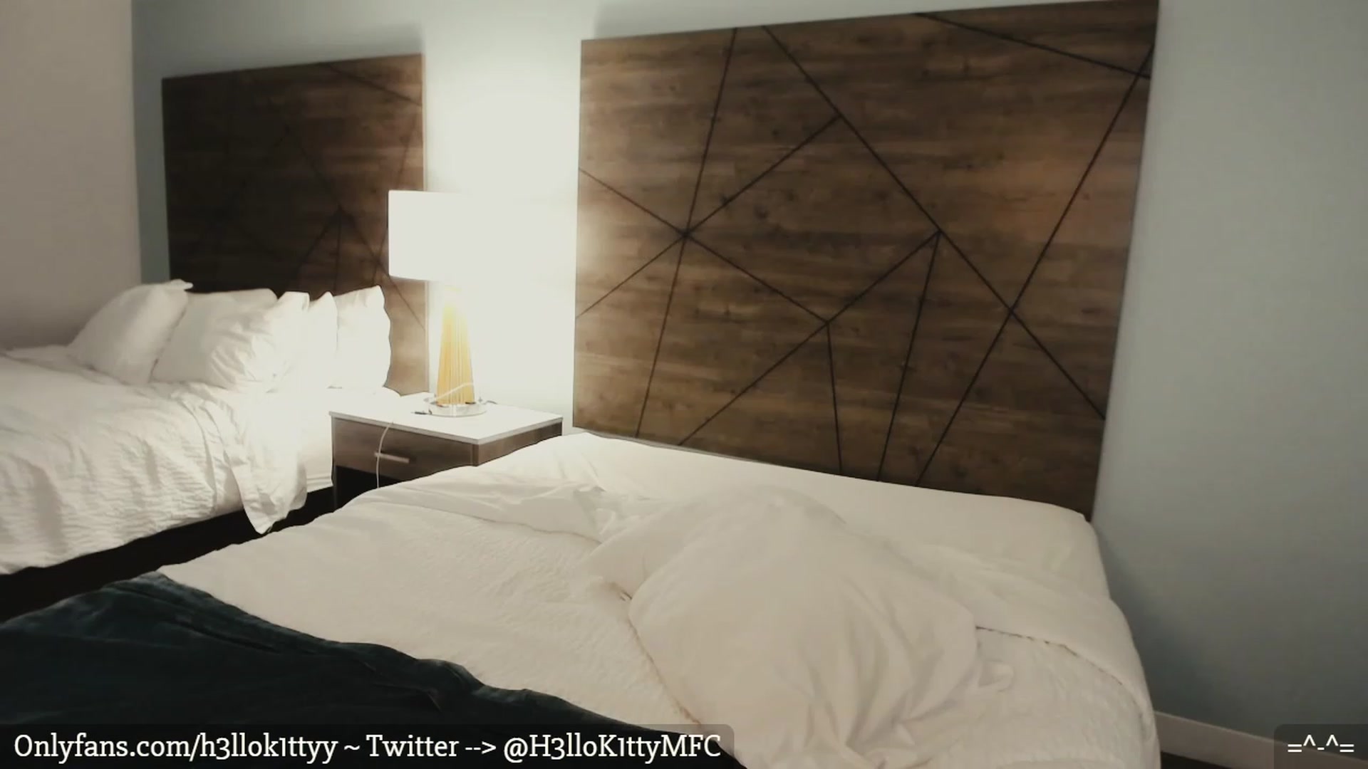 Gallery image thumbnail from H3llok1tty's myfreecams stream on, 02/08/2023, 07:12 image 1 of 20
