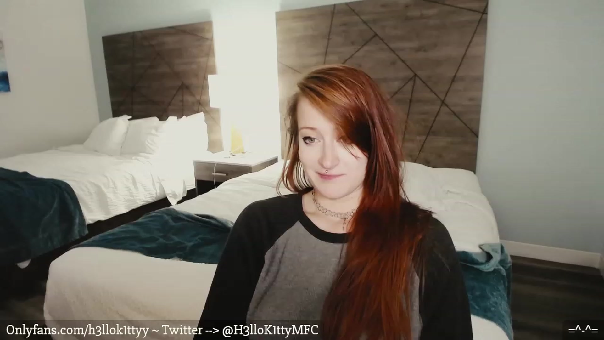 Gallery image thumbnail from H3llok1tty's myfreecams stream on, 02/08/2023, 07:52 image 12 of 20