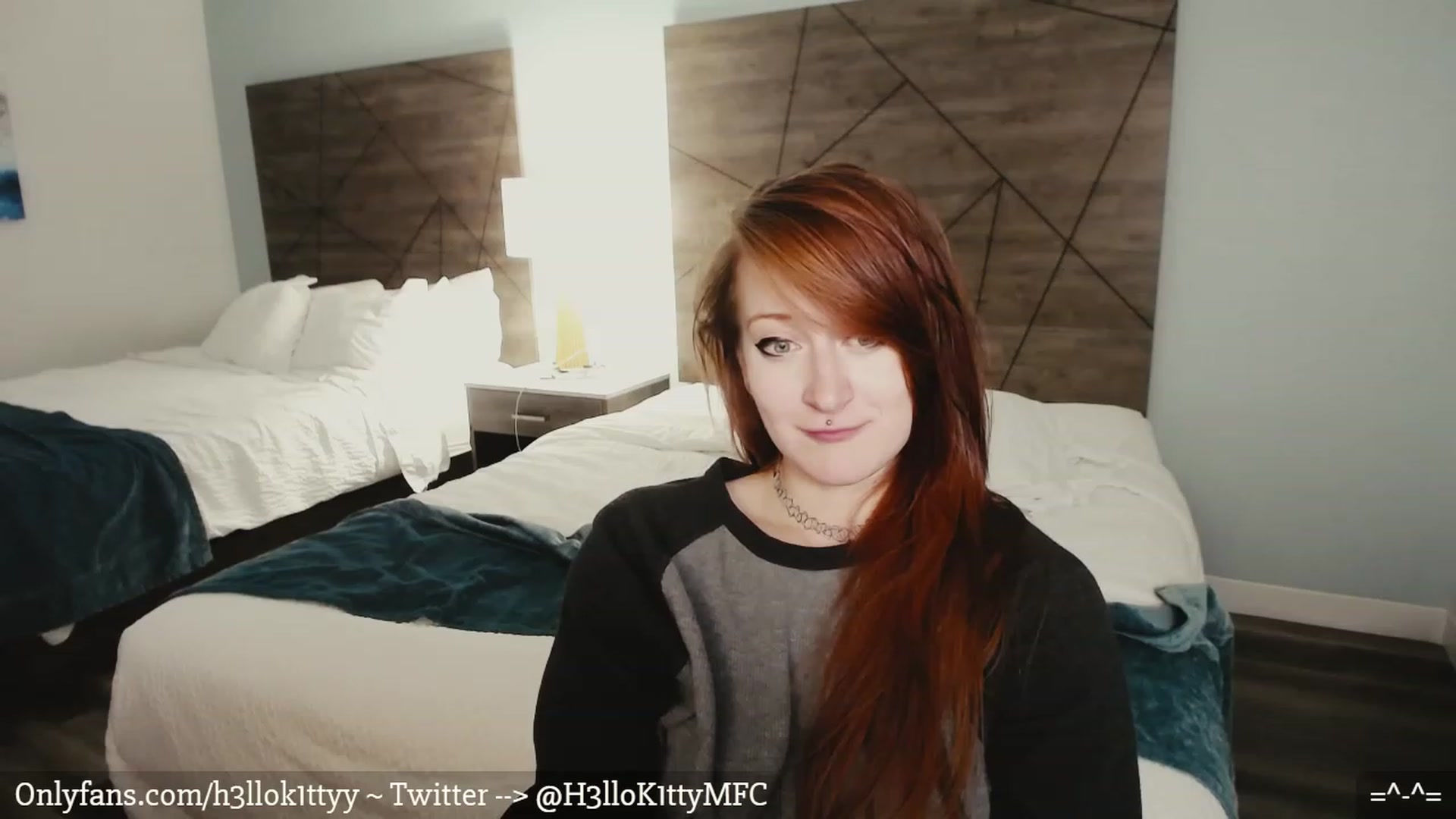 Gallery image thumbnail from H3llok1tty's myfreecams stream on, 02/08/2023, 07:52 image 13 of 20