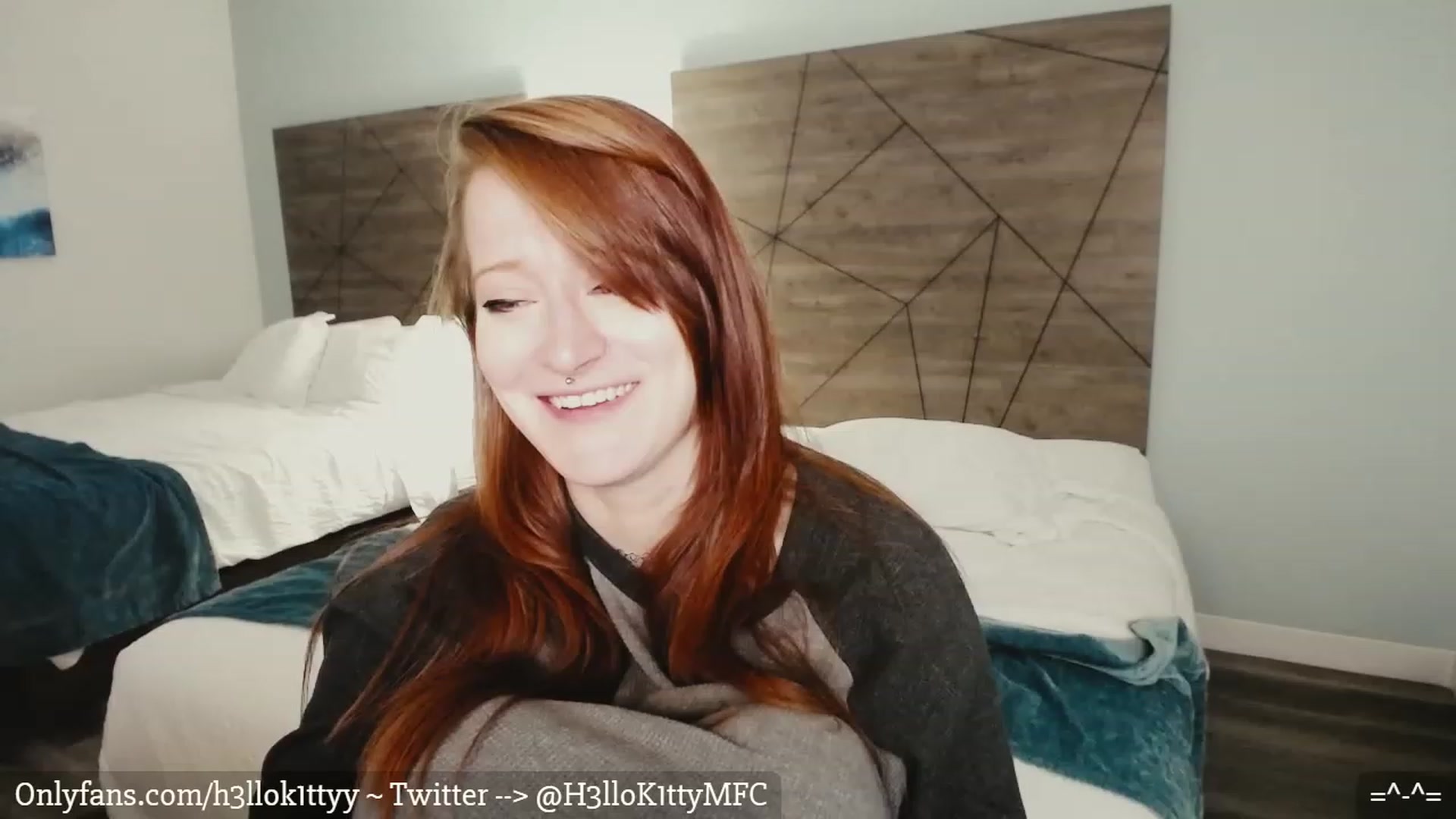 Gallery image thumbnail from H3llok1tty's myfreecams stream on, 02/08/2023, 07:52 image 20 of 20