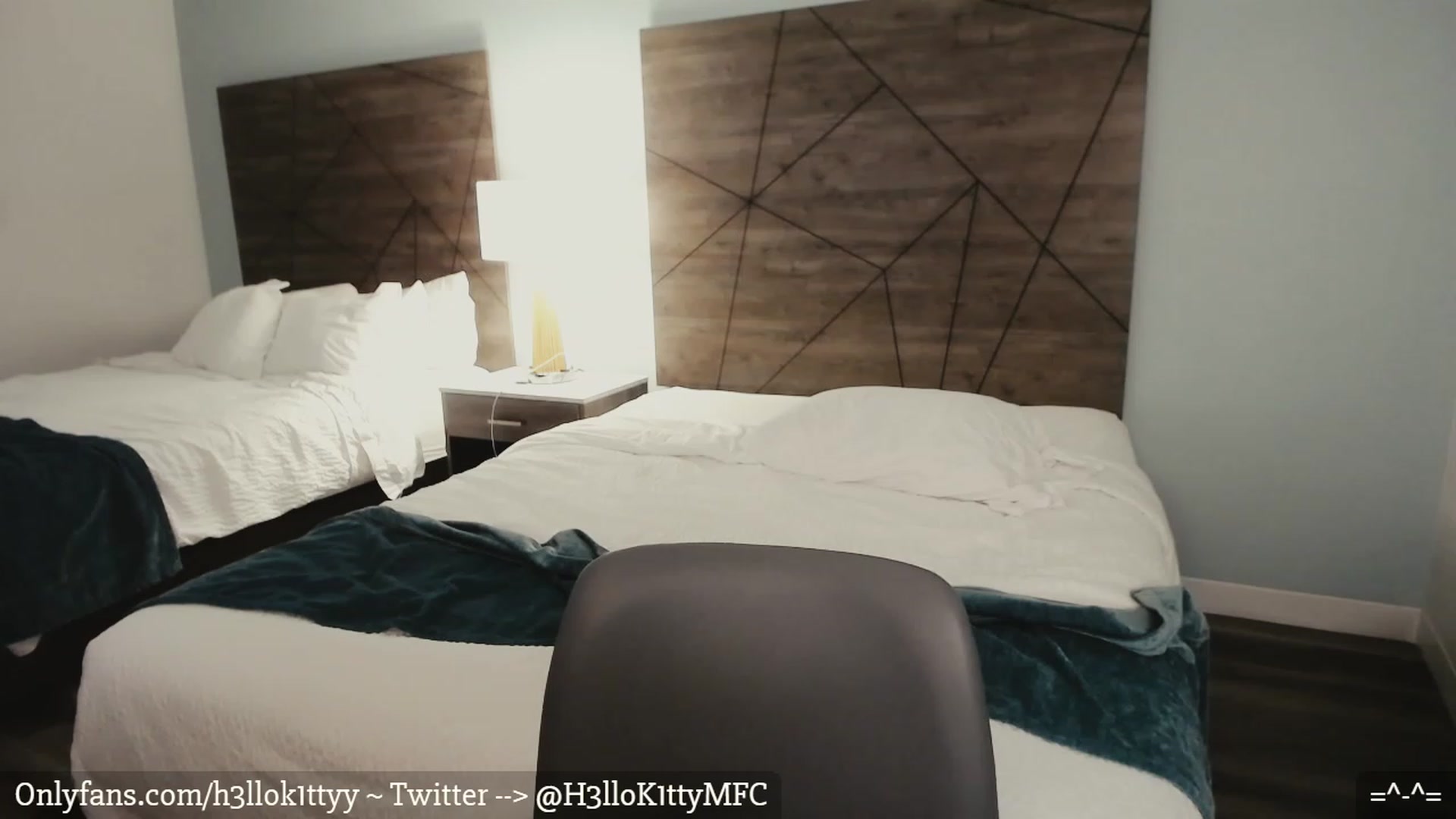 Gallery image thumbnail from H3llok1tty's myfreecams stream on, 02/08/2023, 07:52 image 3 of 20