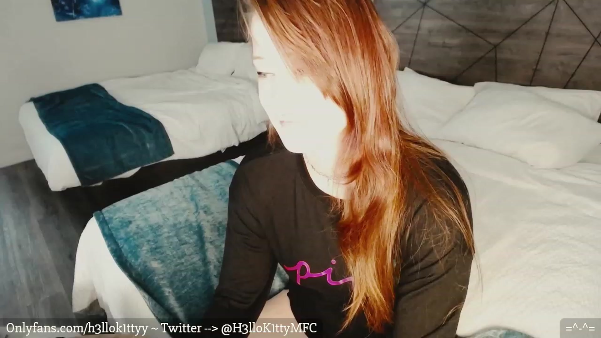 Gallery image thumbnail from H3llok1tty's myfreecams stream on, 02/11/2023, 23:58 image 16 of 20
