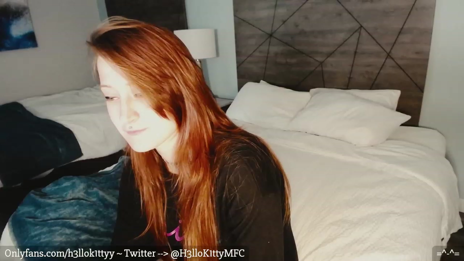 Gallery image thumbnail from H3llok1tty's myfreecams stream on, 02/12/2023, 01:42 image 6 of 20