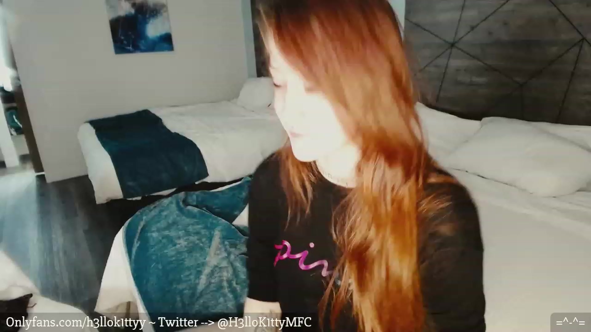 Gallery image thumbnail from H3llok1tty's myfreecams stream on, 02/12/2023, 04:07 image 3 of 20