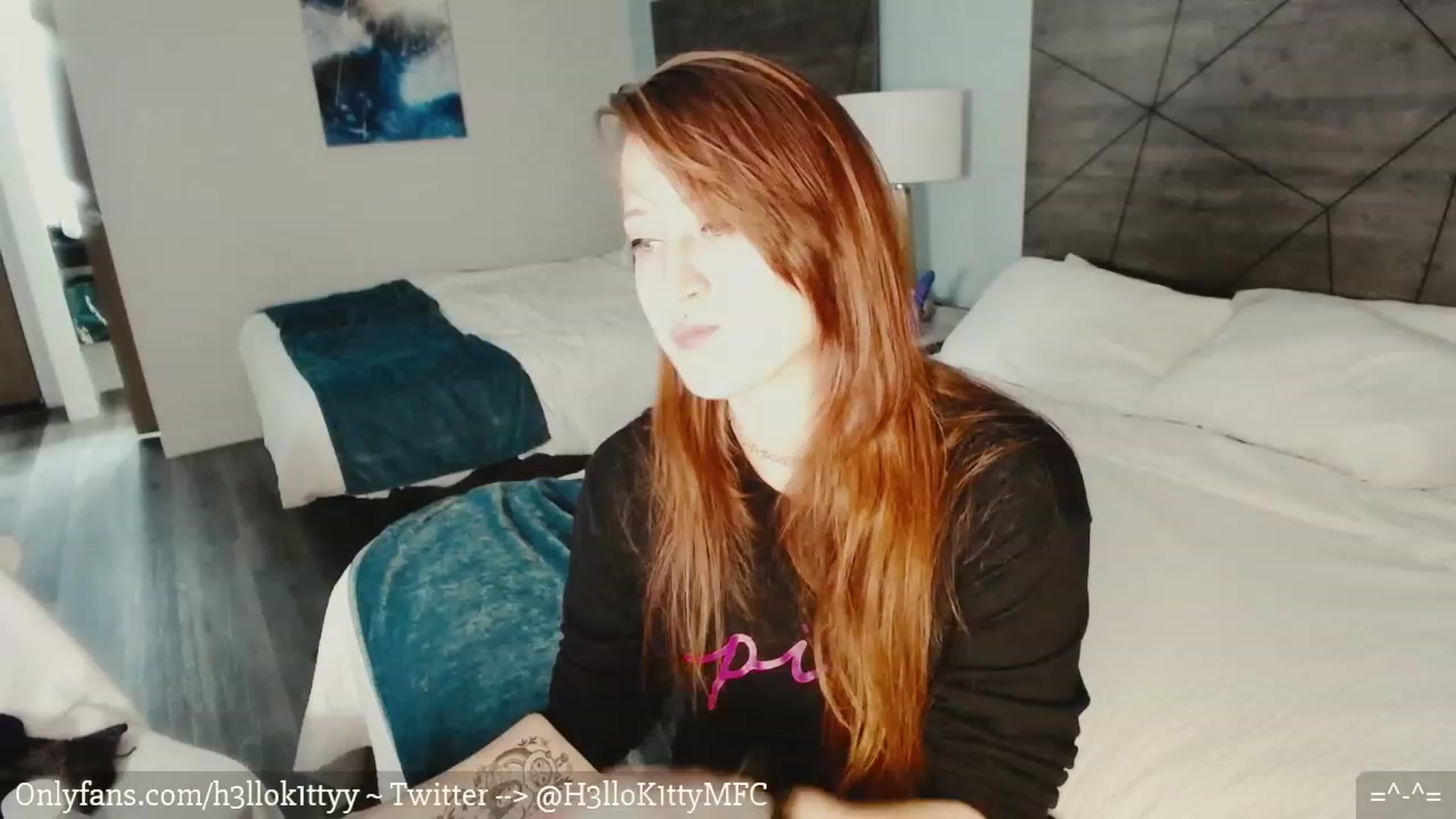 Gallery image thumbnail from H3llok1tty's myfreecams stream on, 02/12/2023, 04:07 image 11 of 20