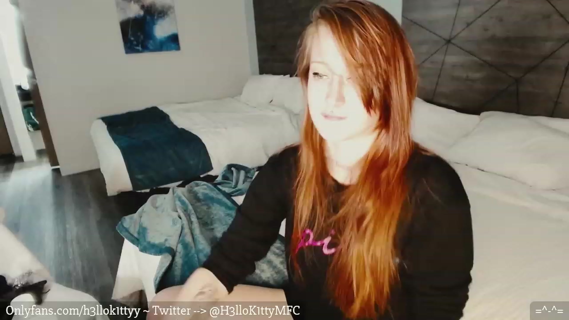 Gallery image thumbnail from H3llok1tty's myfreecams stream on, 02/12/2023, 04:07 image 13 of 20
