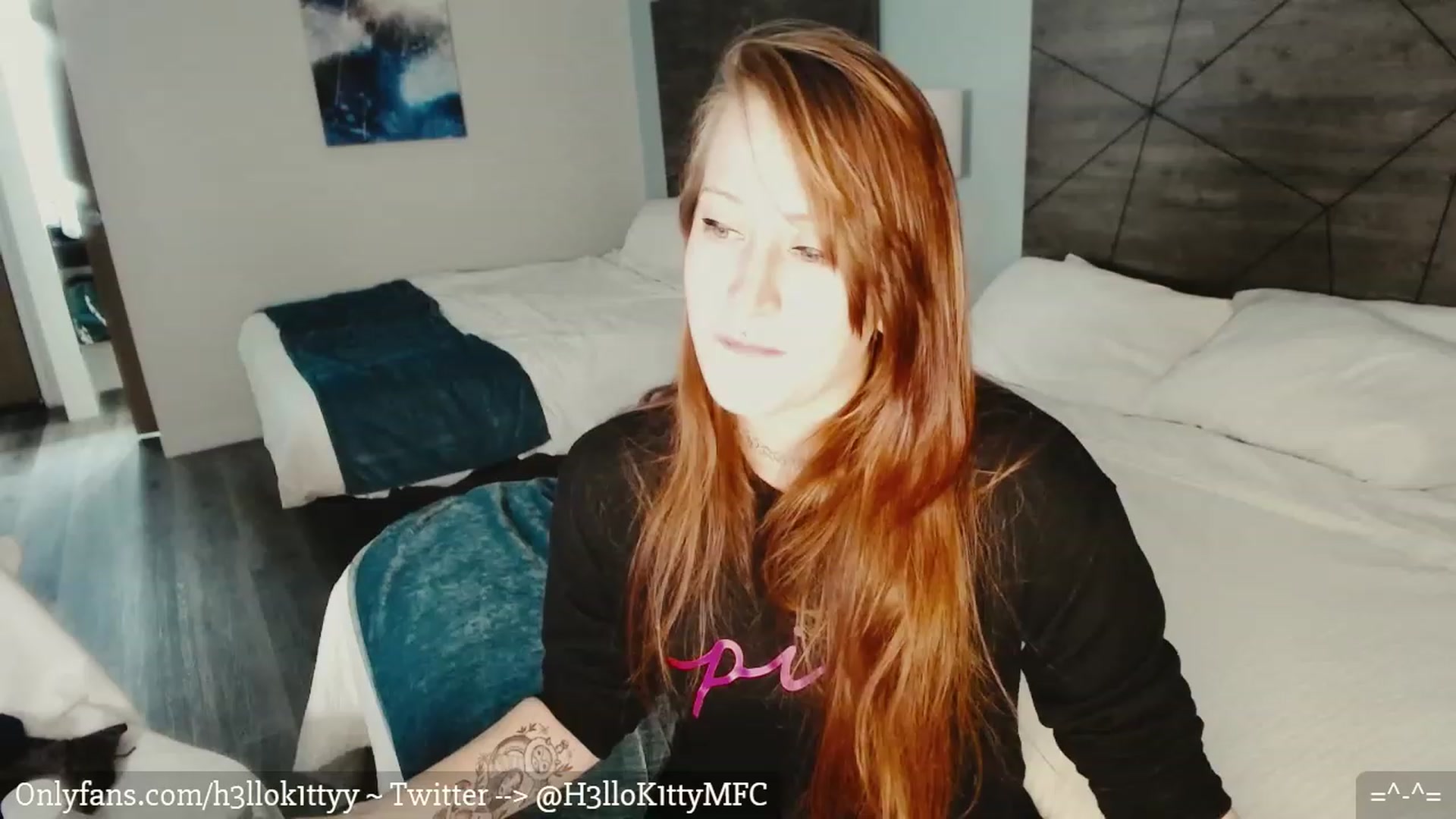 Gallery image thumbnail from H3llok1tty's myfreecams stream on, 02/12/2023, 04:07 image 12 of 20