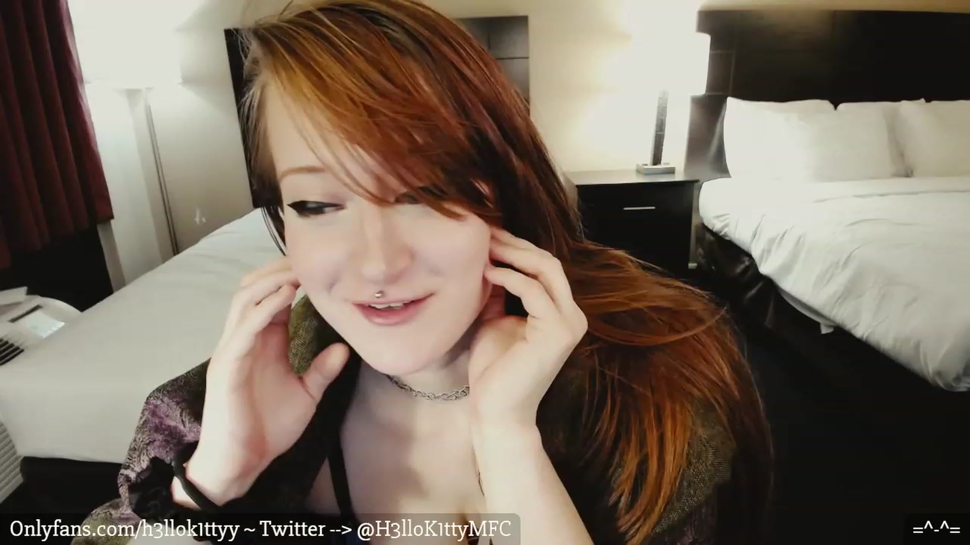 Gallery image thumbnail from H3llok1tty's myfreecams stream on, 02/13/2023, 05:32 image 10 of 20