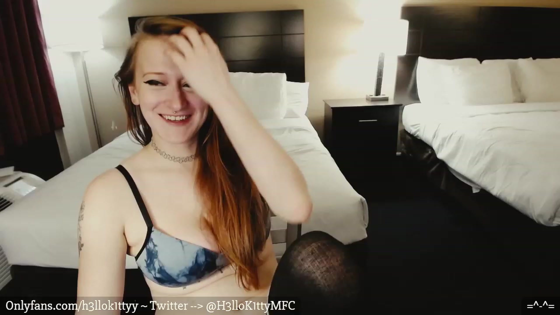 Gallery image thumbnail from H3llok1tty's myfreecams stream on, 02/13/2023, 05:32 image 17 of 20