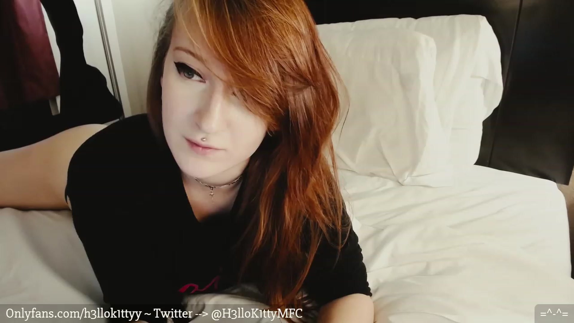 Gallery image thumbnail from H3llok1tty's myfreecams stream on, 02/19/2023, 03:05 image 15 of 20