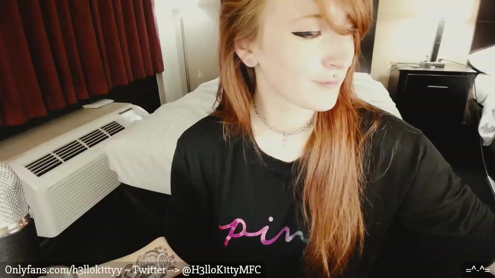 Gallery image thumbnail from H3llok1tty's myfreecams stream on, 02/19/2023, 09:01 image 8 of 20