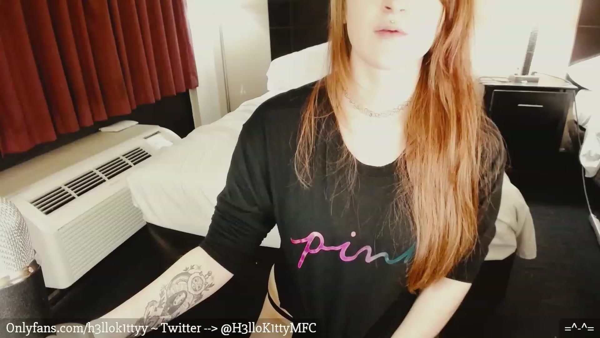 Gallery image thumbnail from H3llok1tty's myfreecams stream on, 02/19/2023, 09:01 image 5 of 20