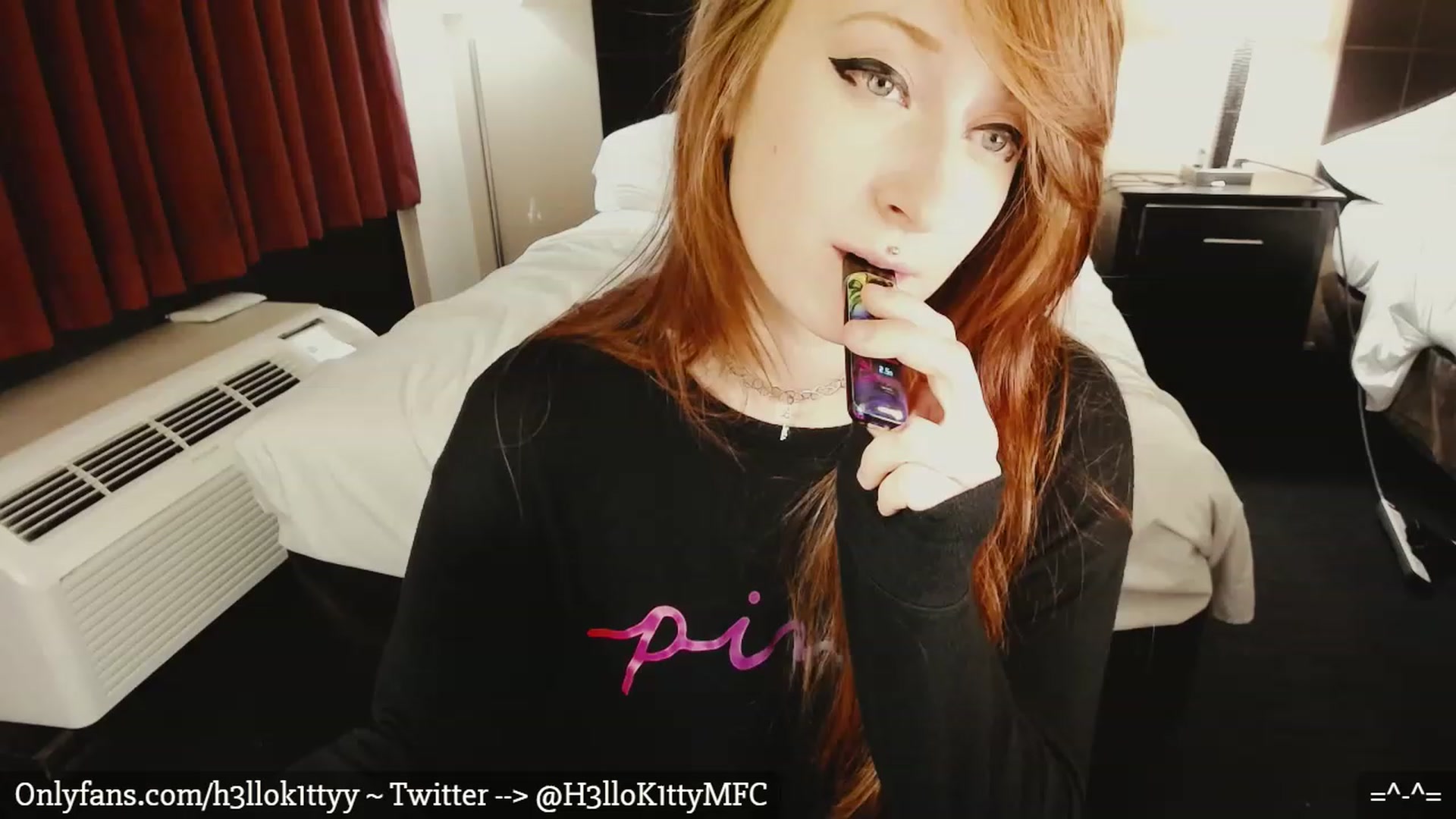 Gallery image thumbnail from H3llok1tty's myfreecams stream on, 02/19/2023, 09:01 image 1 of 20