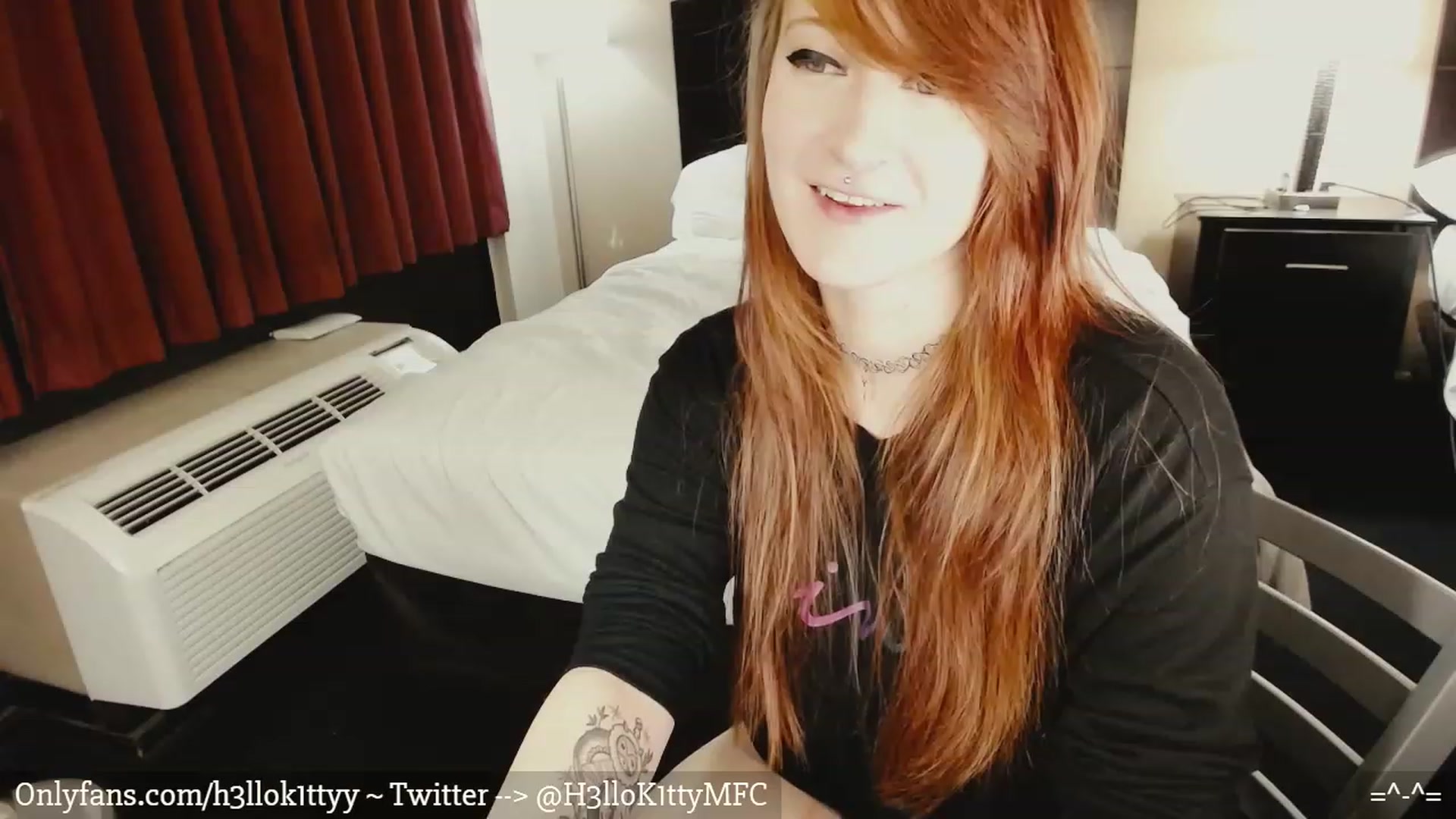 Gallery image thumbnail from H3llok1tty's myfreecams stream on, 02/19/2023, 09:01 image 2 of 20