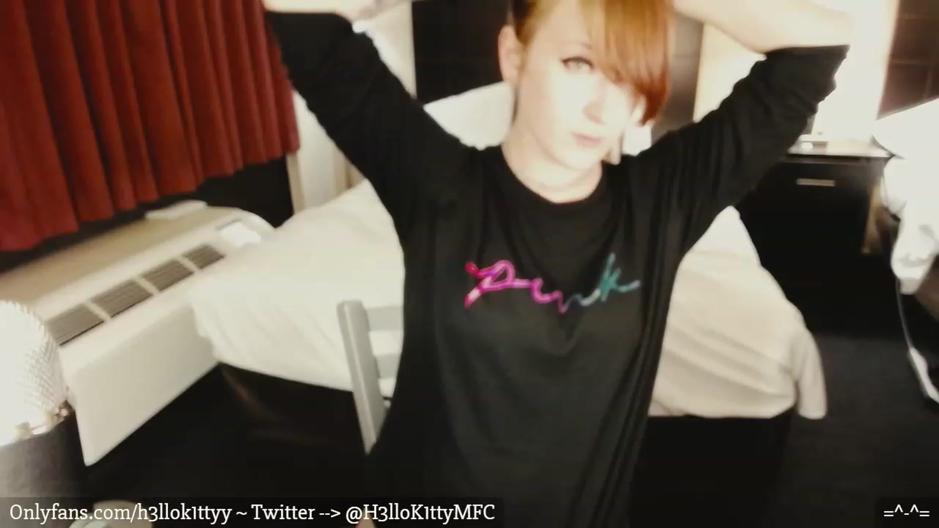 Gallery image thumbnail from H3llok1tty's myfreecams stream on, 02/19/2023, 09:01 image 18 of 20
