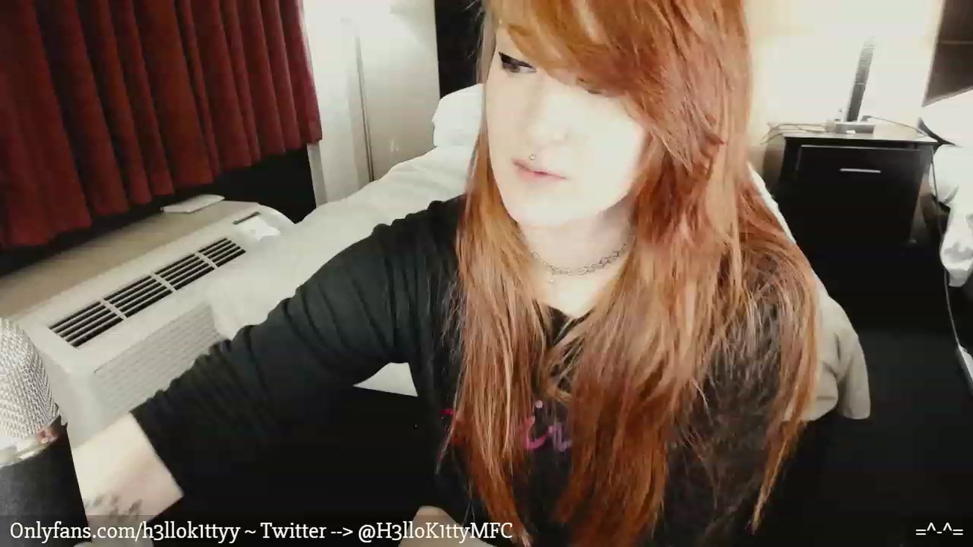 Gallery image thumbnail from H3llok1tty's myfreecams stream on, 02/19/2023, 09:01 image 3 of 20