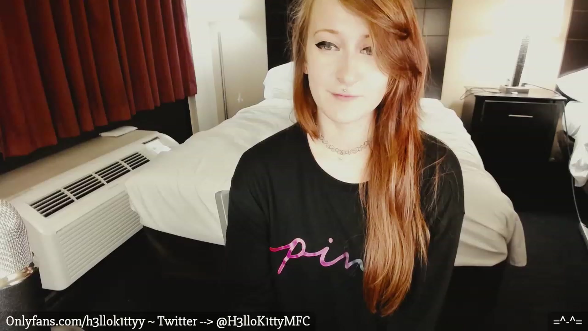 Gallery image thumbnail from H3llok1tty's myfreecams stream on, 02/19/2023, 09:01 image 15 of 20