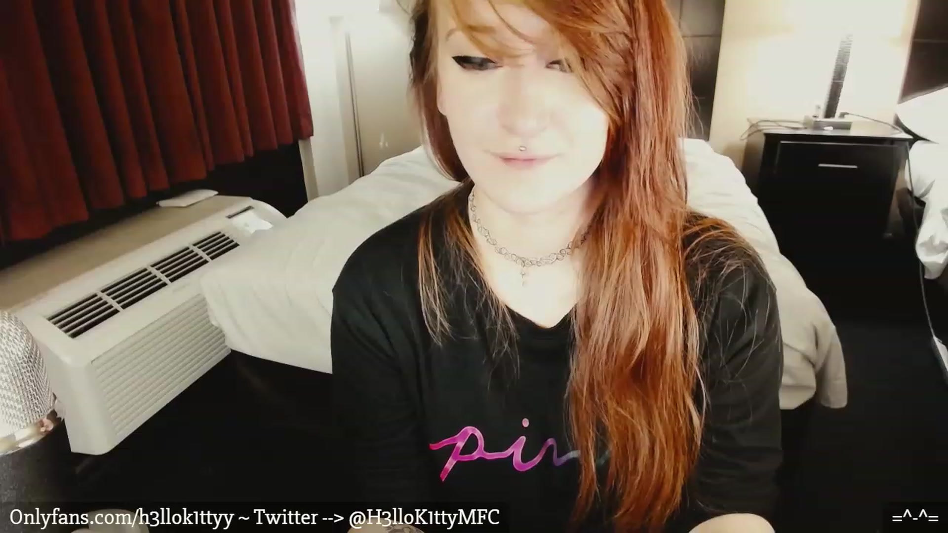 Gallery image thumbnail from H3llok1tty's myfreecams stream on, 02/19/2023, 09:01 image 6 of 20