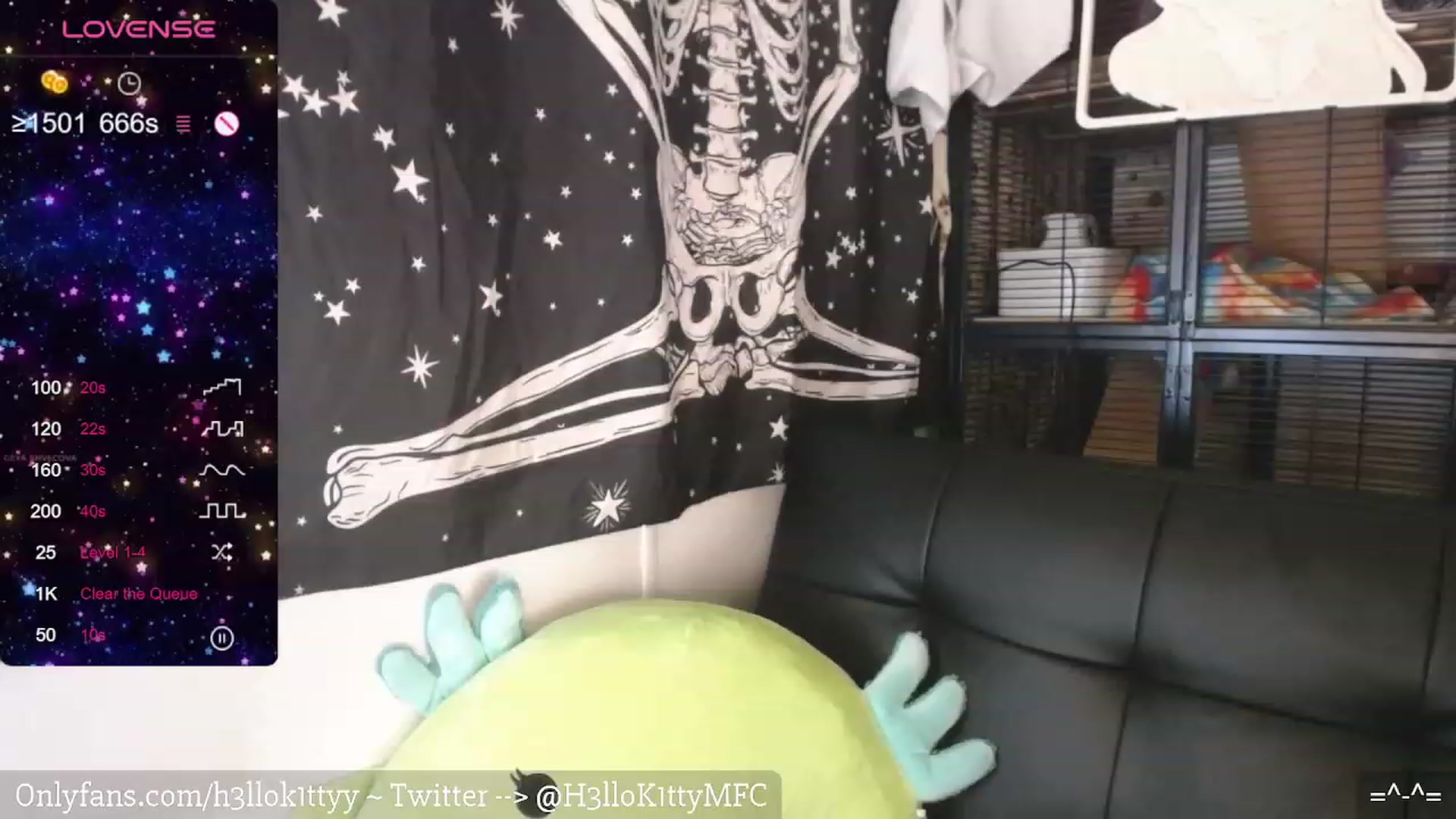 Gallery image thumbnail from H3llok1tty's myfreecams stream on, 02/24/2024, 09:53 image 9 of 20
