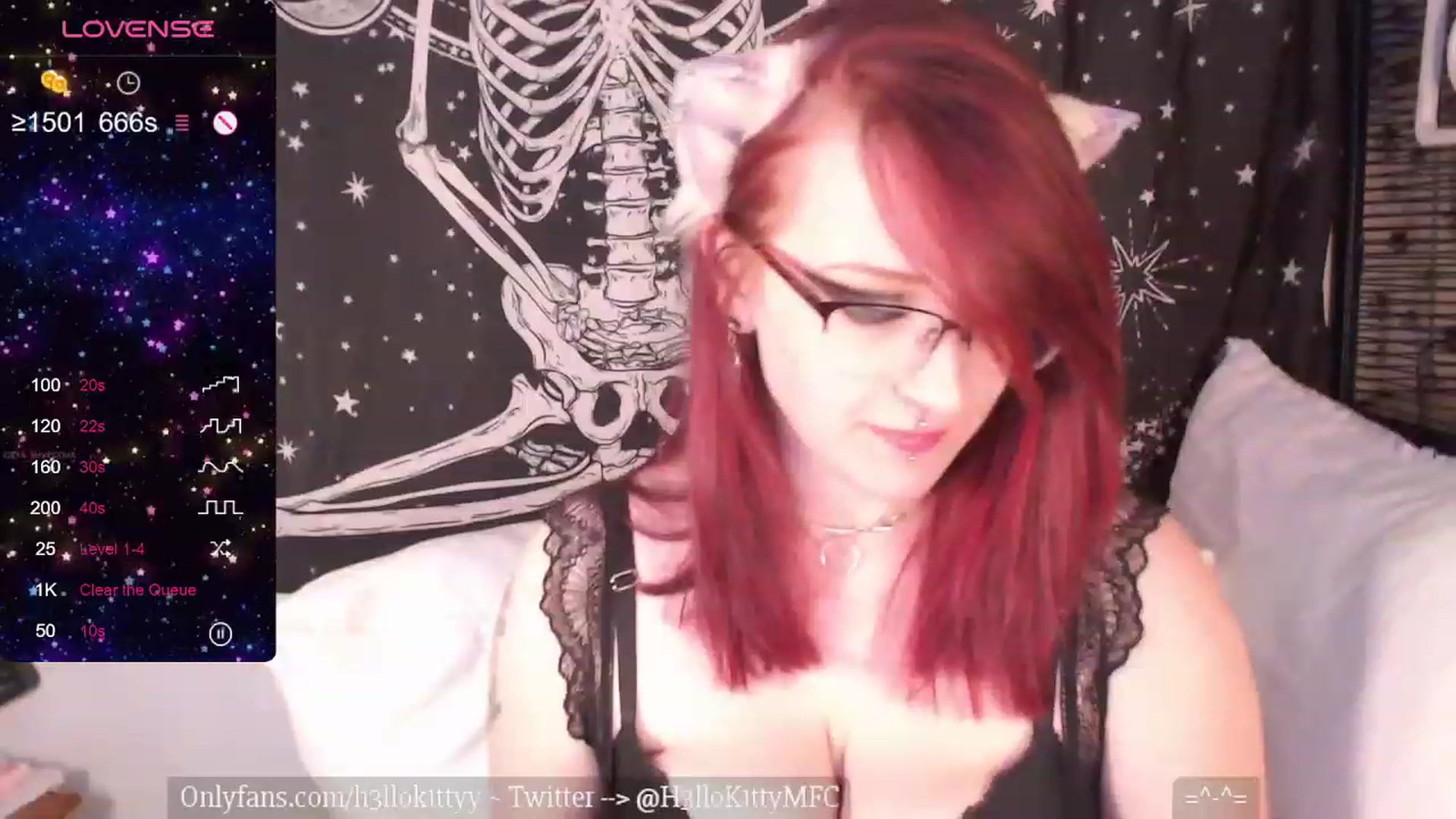 Gallery image thumbnail from H3llok1tty's myfreecams stream on, 03/16/2024, 10:19 image 9 of 20