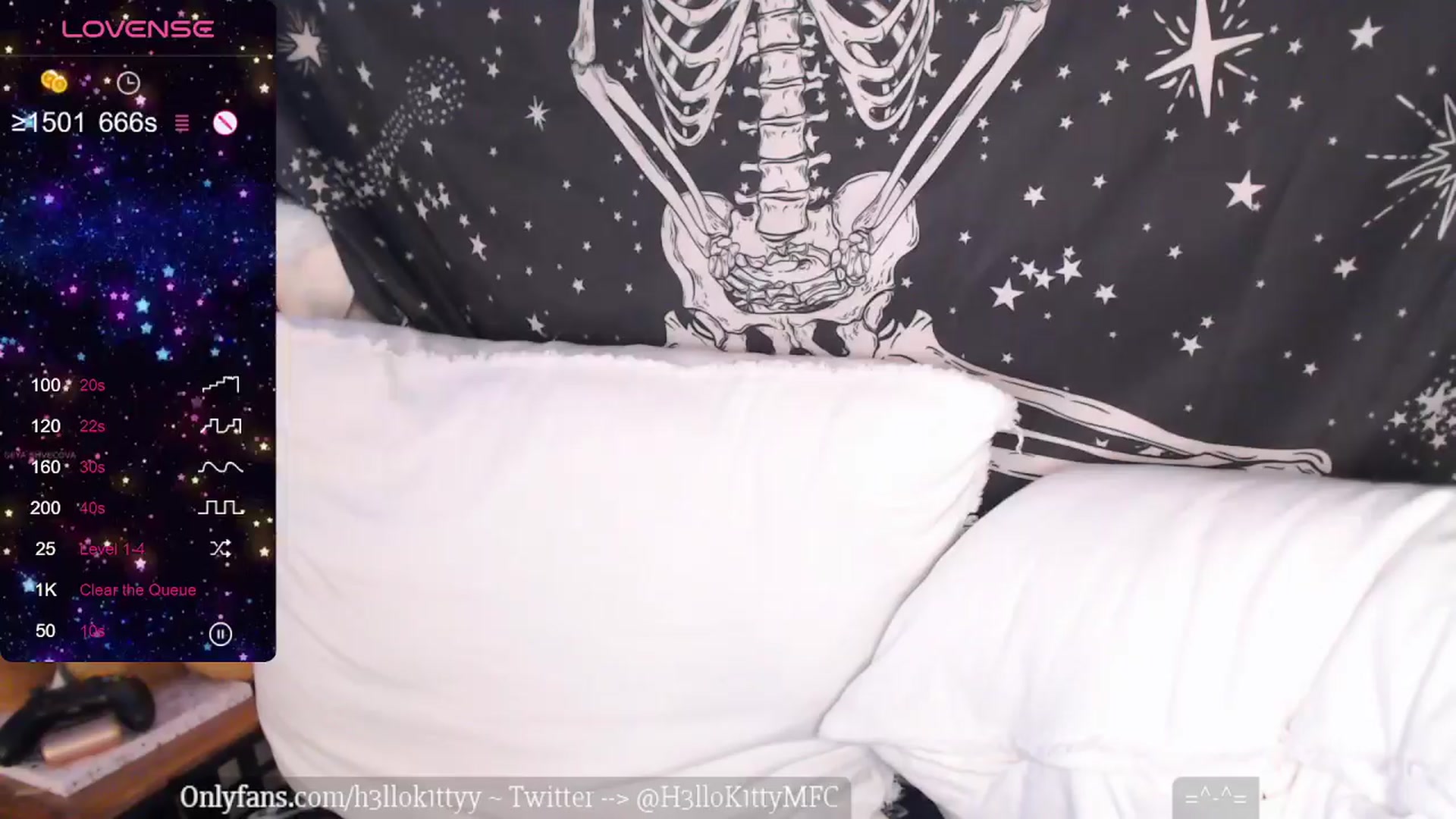Gallery image thumbnail from H3llok1tty's myfreecams stream on, 03/27/2024, 08:03 image 6 of 20