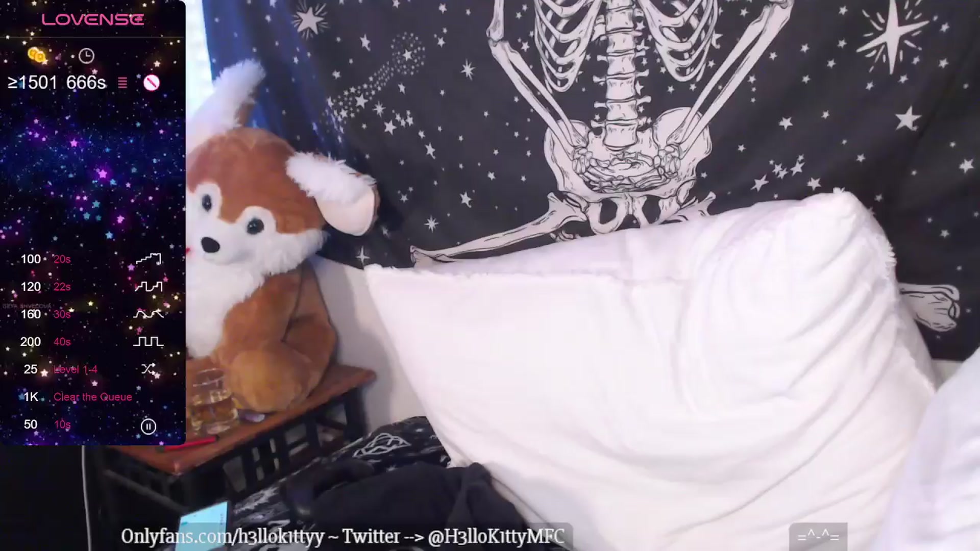 Gallery image thumbnail from H3llok1tty's myfreecams stream on, 04/05/2024, 06:47 image 3 of 20
