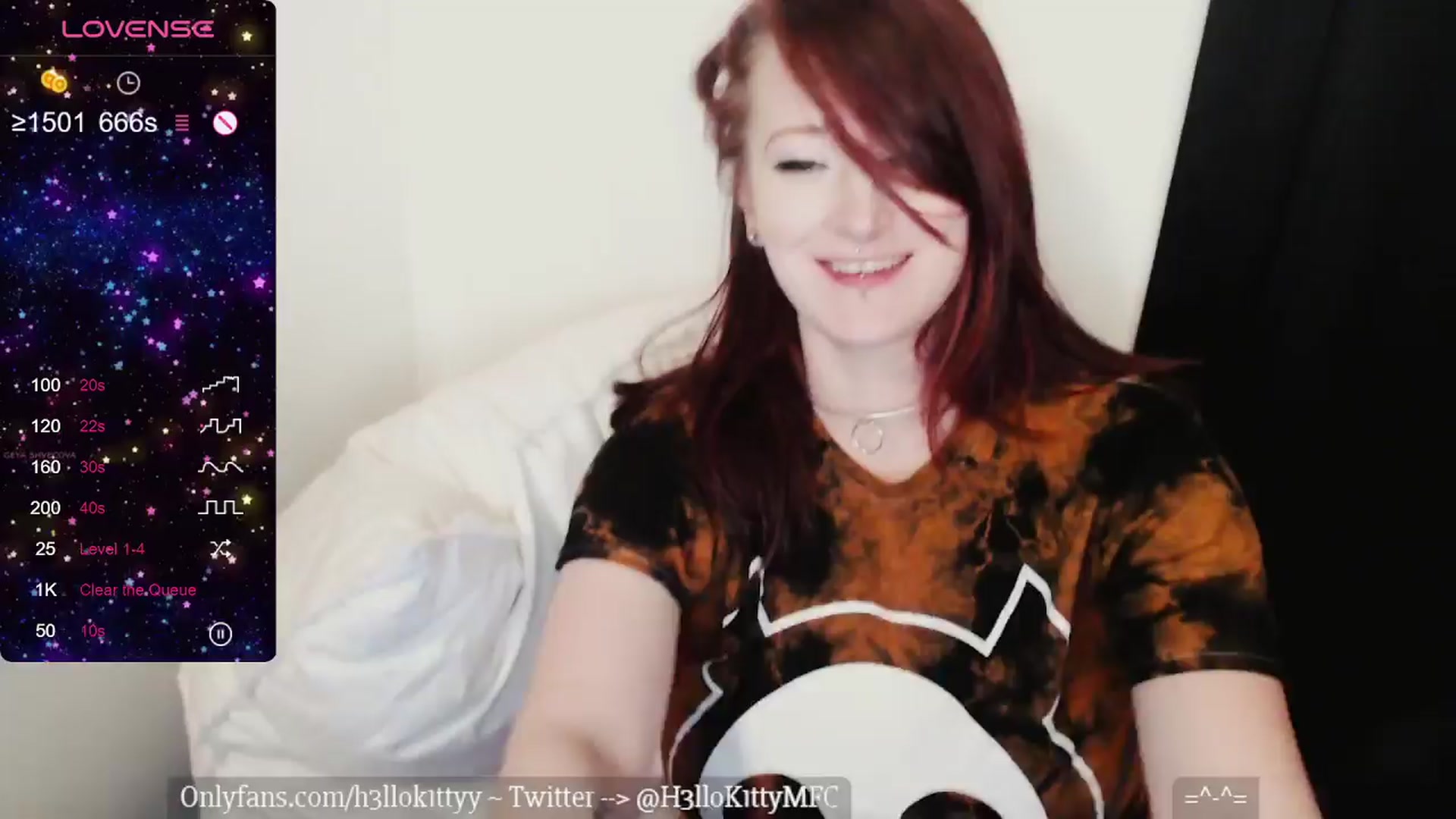 Gallery image thumbnail from H3llok1tty's myfreecams stream on, 04/15/2024, 09:43 image 13 of 20