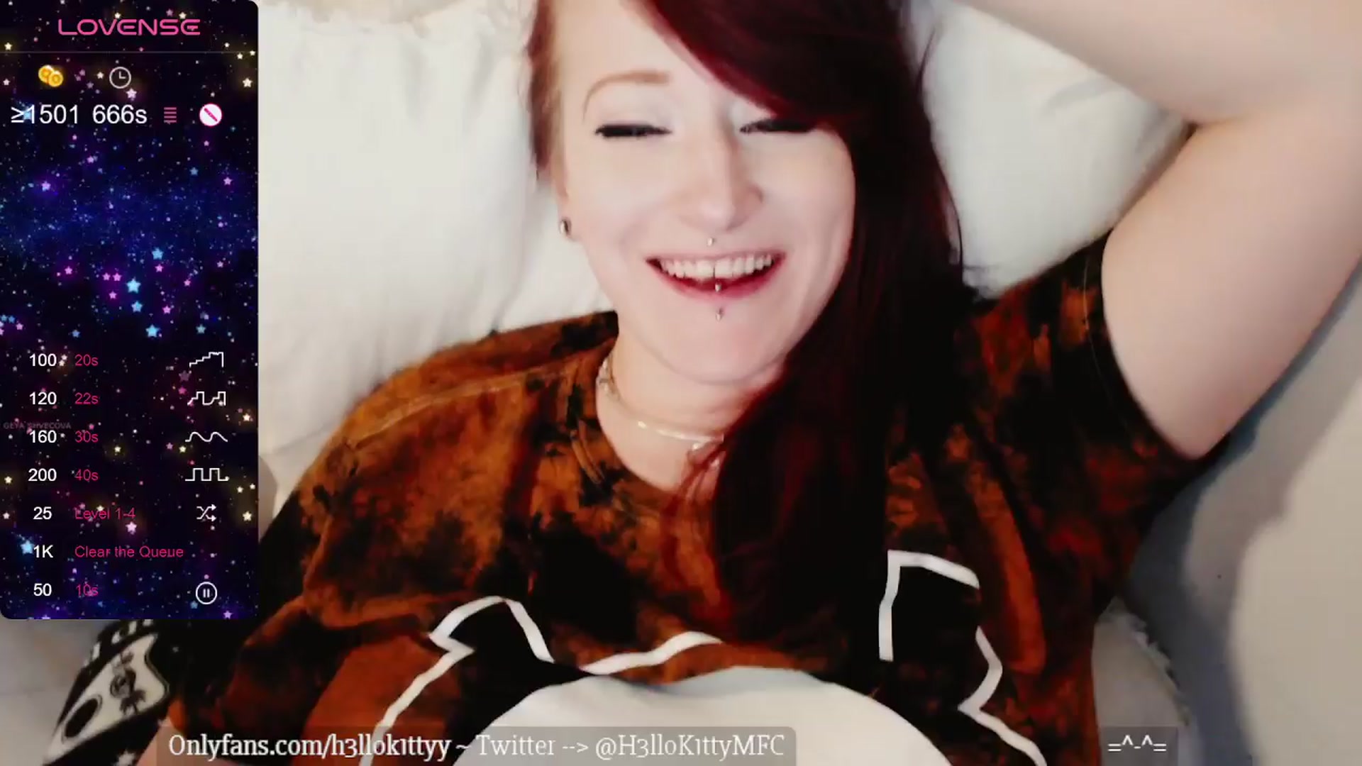 Gallery image thumbnail from H3llok1tty's myfreecams stream on, 04/15/2024, 09:43 image 12 of 20