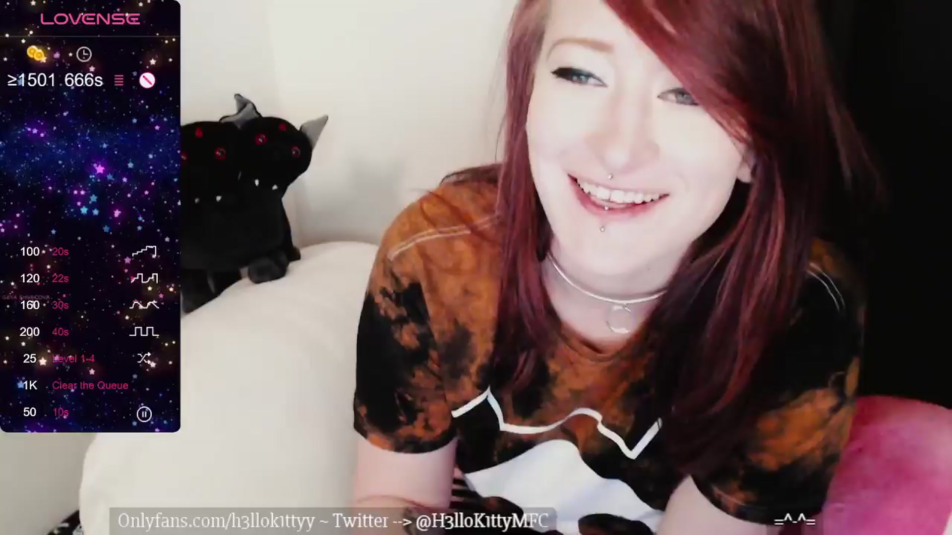 Gallery image thumbnail from H3llok1tty's myfreecams stream on, 04/15/2024, 09:43 image 2 of 20