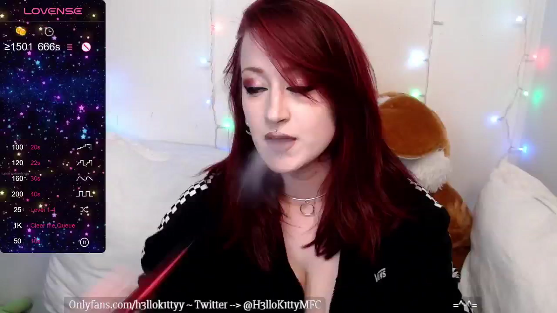 Gallery image thumbnail from H3llok1tty's myfreecams stream on, 04/26/2024, 10:19 image 6 of 20