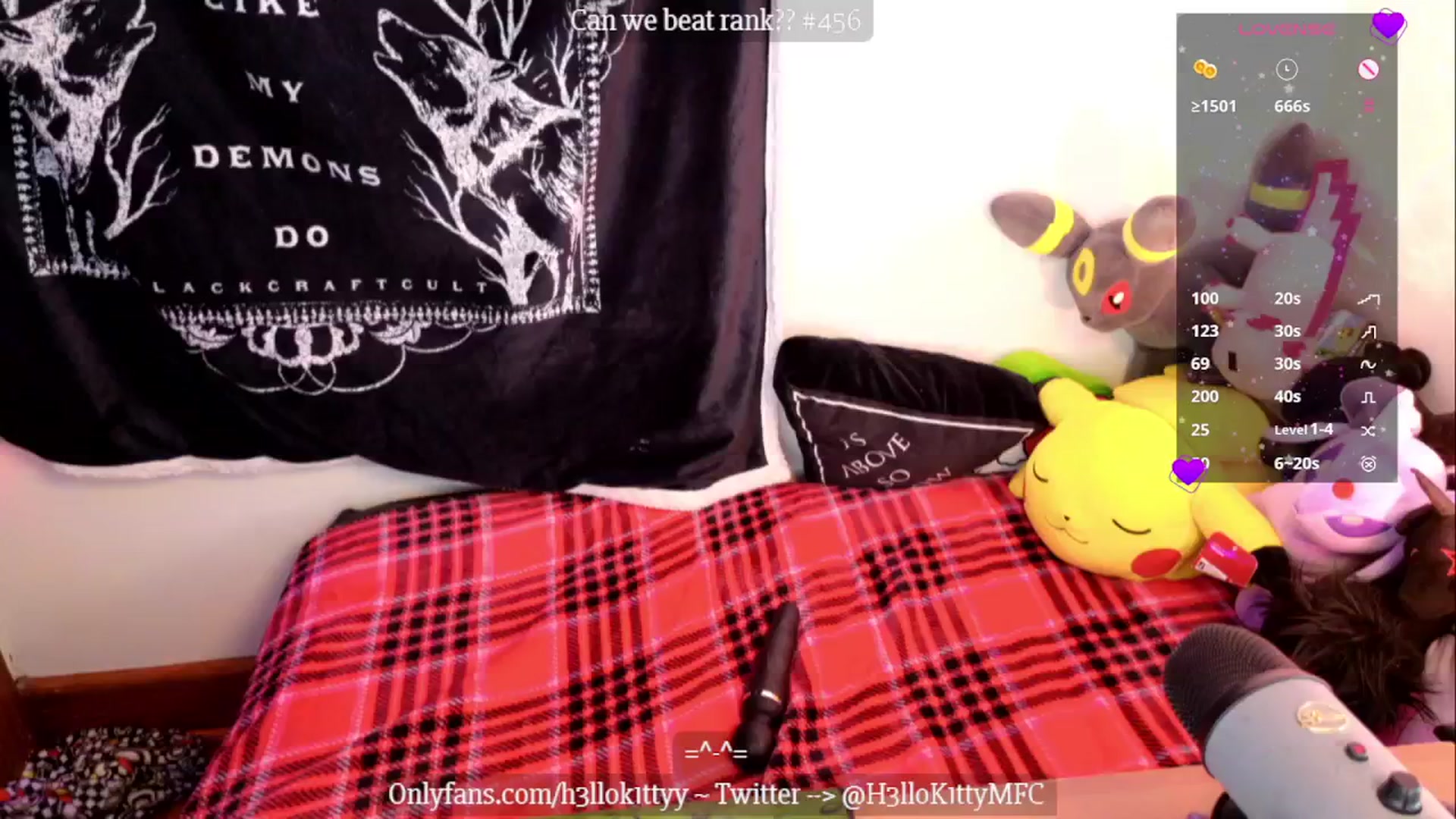 Gallery image thumbnail from H3llok1tty's myfreecams stream on, 01/03/2025, 11:53 image 8 of 20