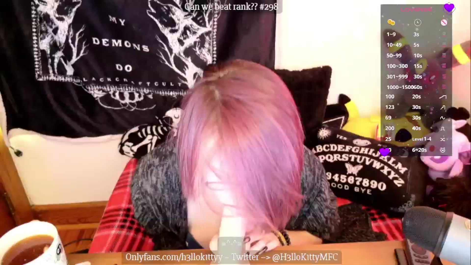 Gallery image thumbnail from H3llok1tty's myfreecams stream on, 01/04/2025, 13:08 image 9 of 20