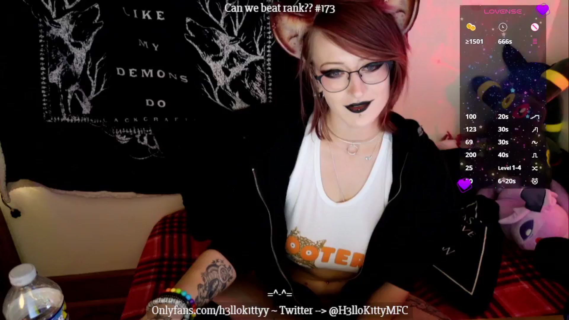 Gallery image thumbnail from H3llok1tty's myfreecams stream on, 01/06/2025, 14:35 image 12 of 20
