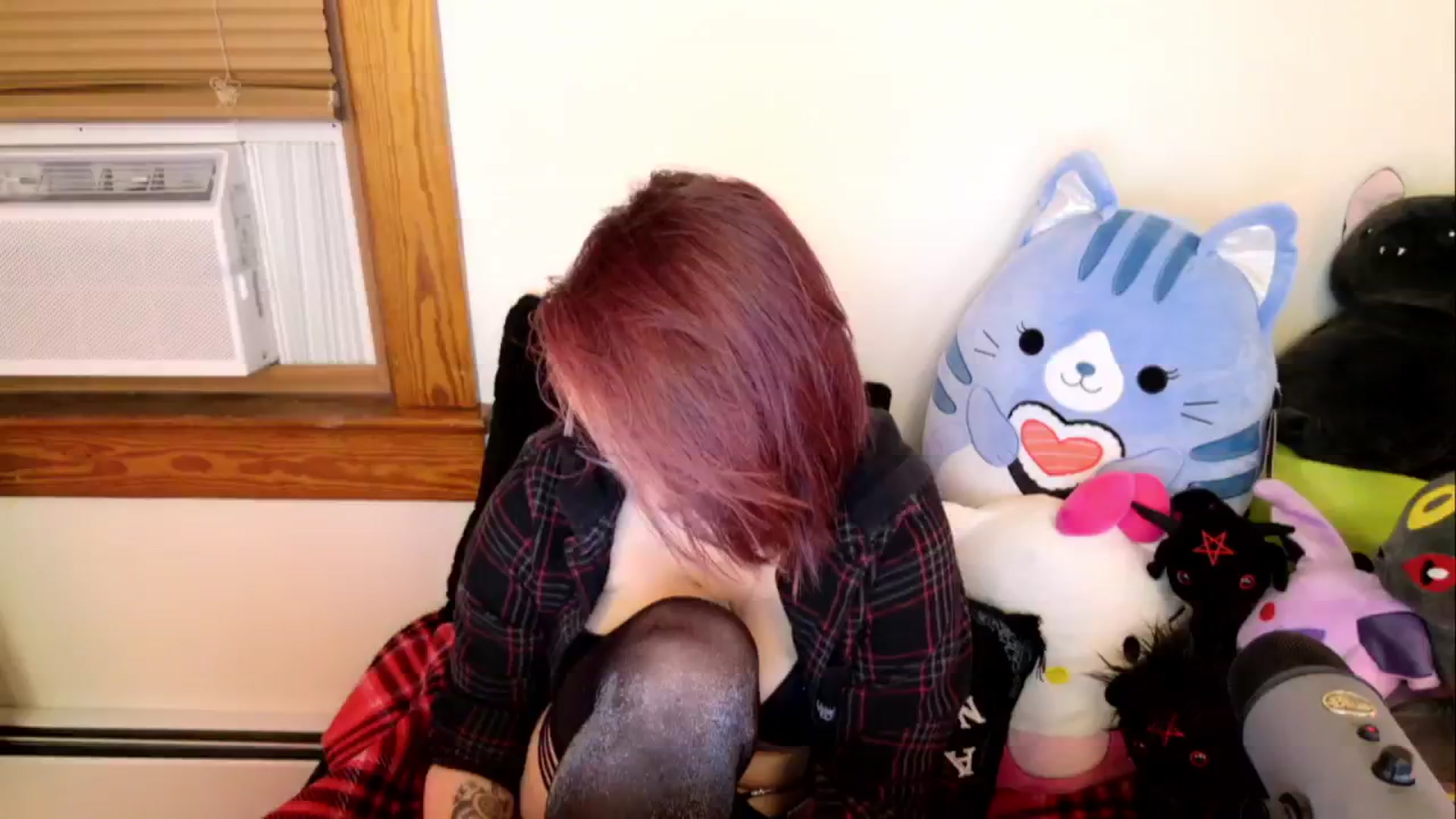 Gallery image thumbnail from H3llok1tty's myfreecams stream on, 01/11/2025, 15:38 image 1 of 20