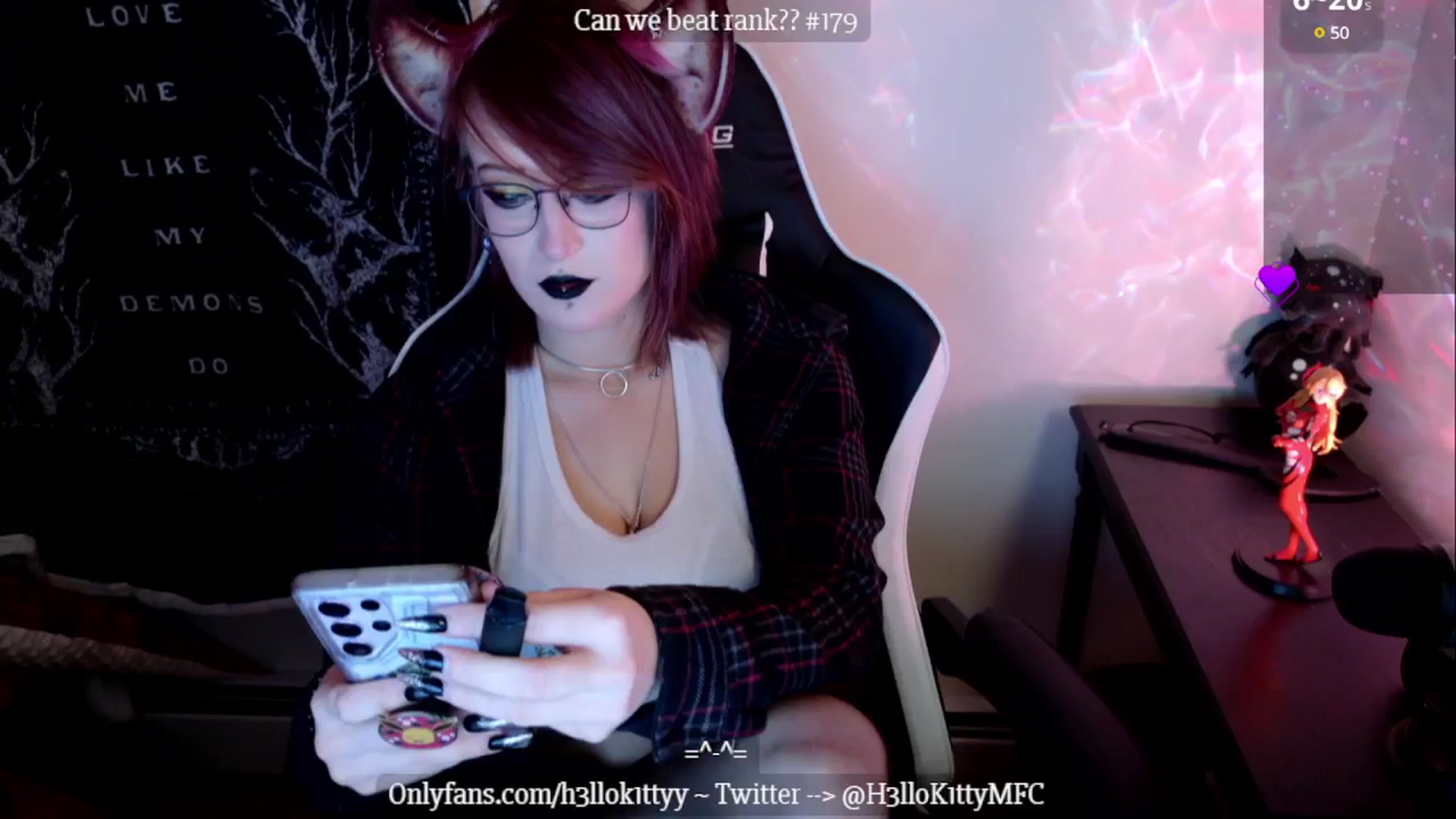 Gallery image thumbnail from H3llok1tty's myfreecams stream on, 01/20/2025, 07:38 image 13 of 20