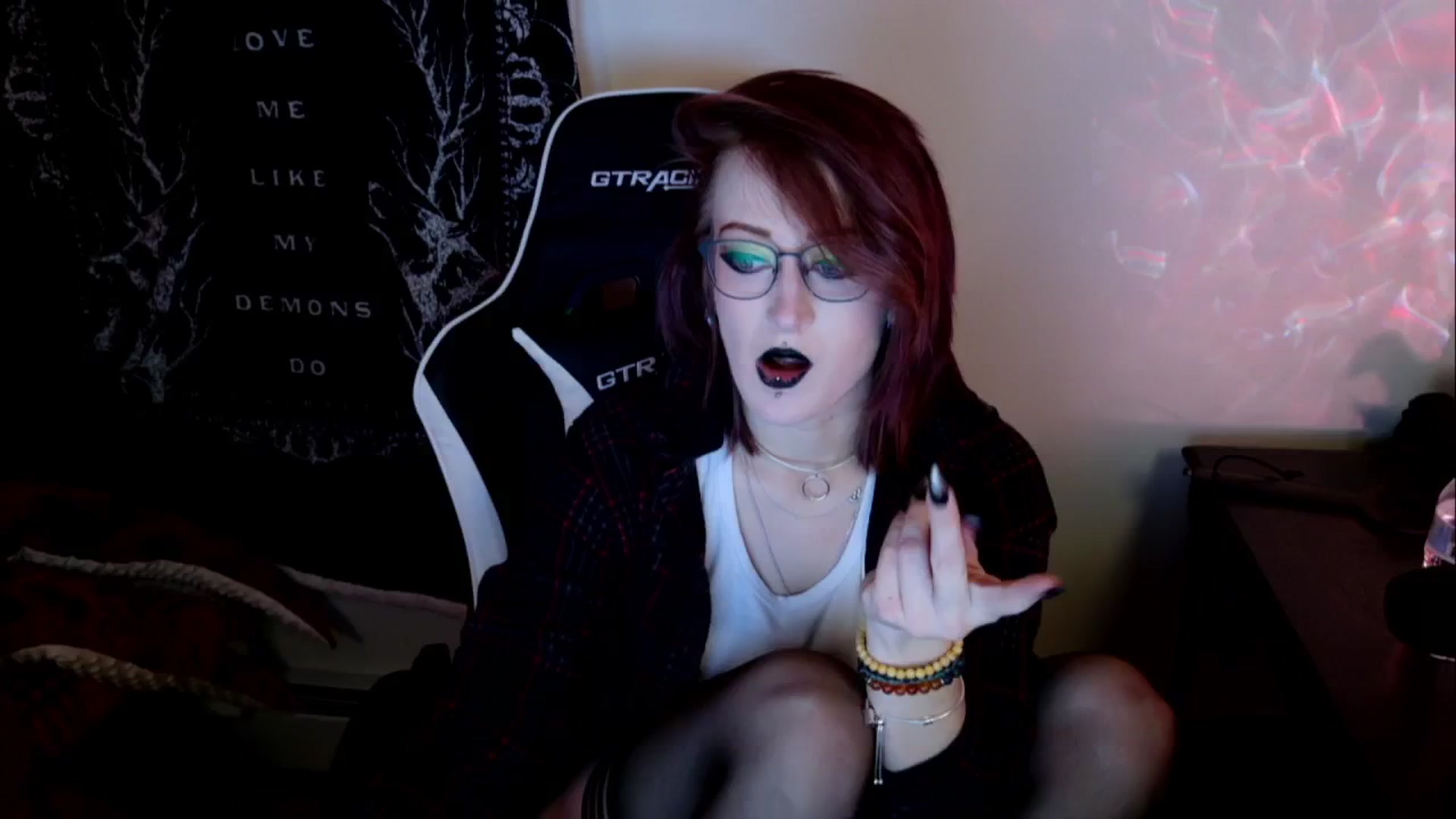 Gallery image thumbnail from H3llok1tty's myfreecams stream on, 01/20/2025, 11:13 image 2 of 20