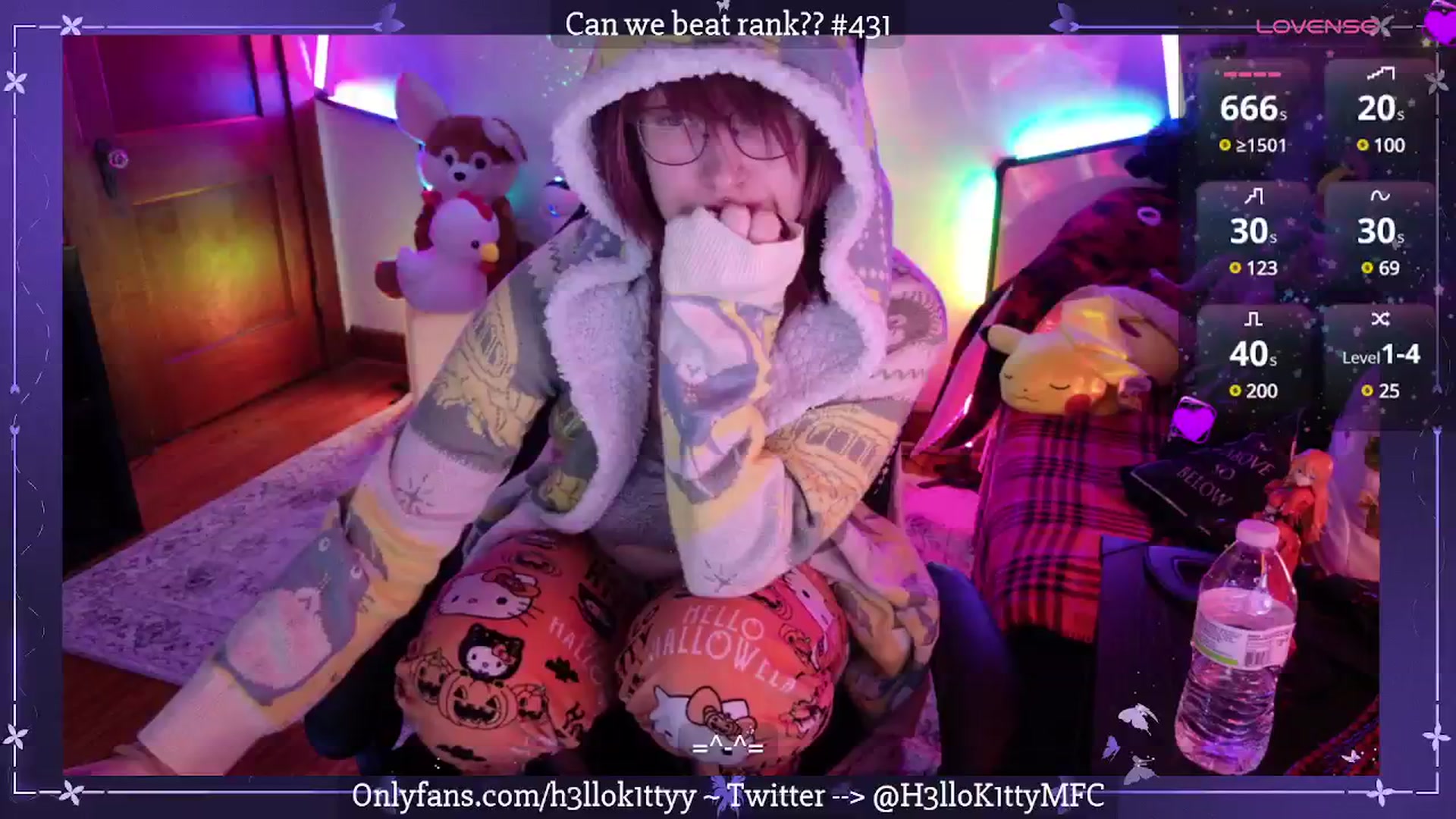 Gallery image thumbnail from H3llok1tty's myfreecams stream on, 04/14/2025, 10:05 image 15 of 20