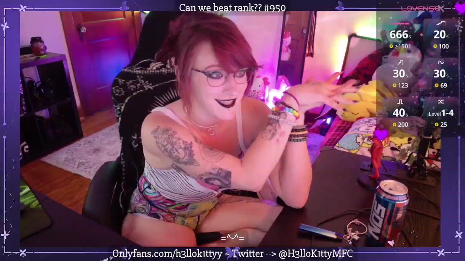 Gallery image thumbnail from H3llok1tty's myfreecams stream on, 06/27/2025, 21:25 image 16 of 20