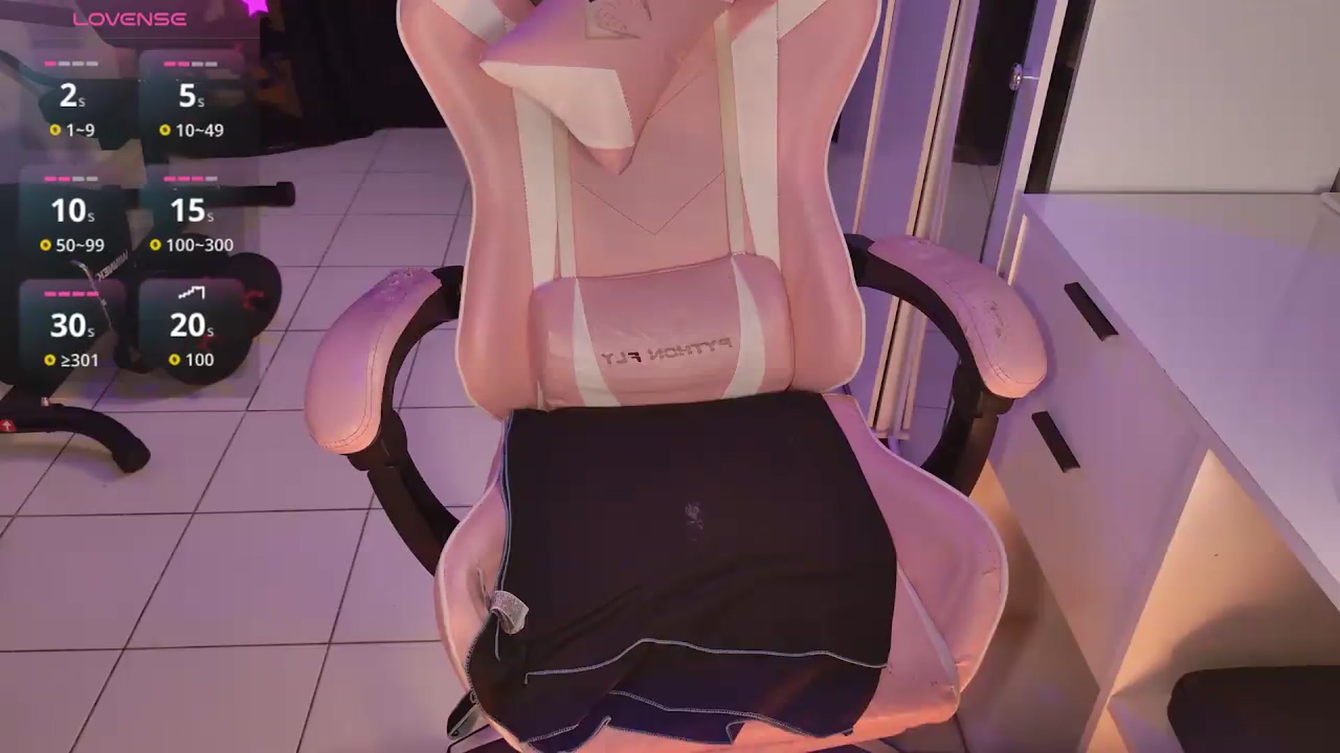 Gallery image thumbnail from HANNAH3G's myfreecams stream on, 06/22/2026, 13:26 image 18 of 20