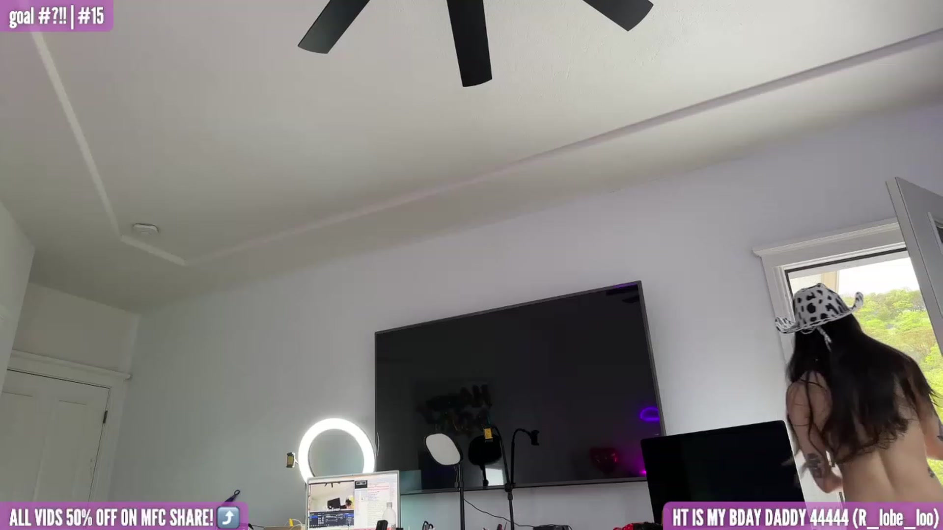 Gallery image thumbnail from HB_HAW's myfreecams stream on, 05/06/2023, 03:48 image 10 of 20