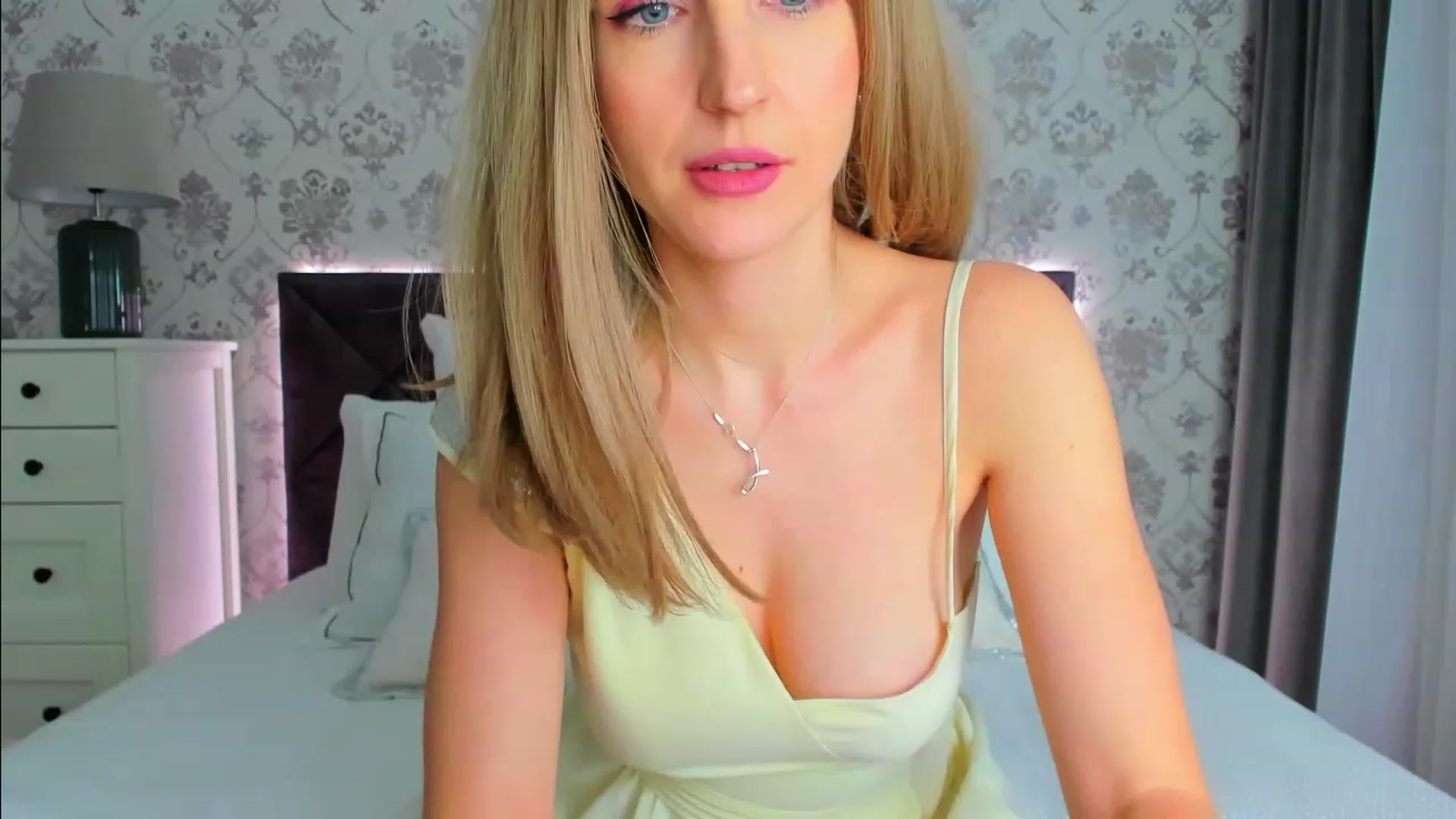 Gallery image thumbnail from HNYHelenka's myfreecams stream on, 02/03/2023, 20:52 image 1 of 20