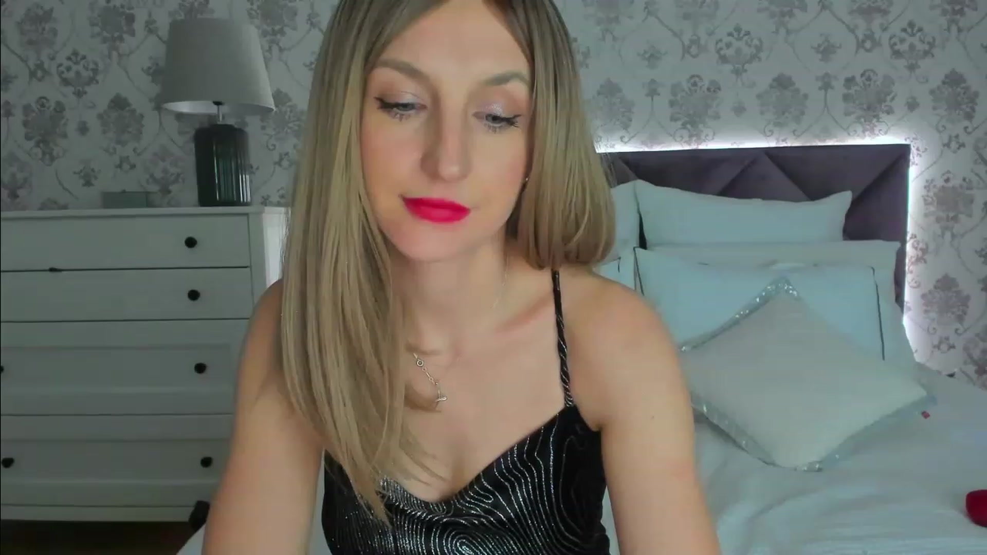 Gallery image thumbnail from HNYHelenka's myfreecams stream on, 02/05/2023, 03:40 image 19 of 20